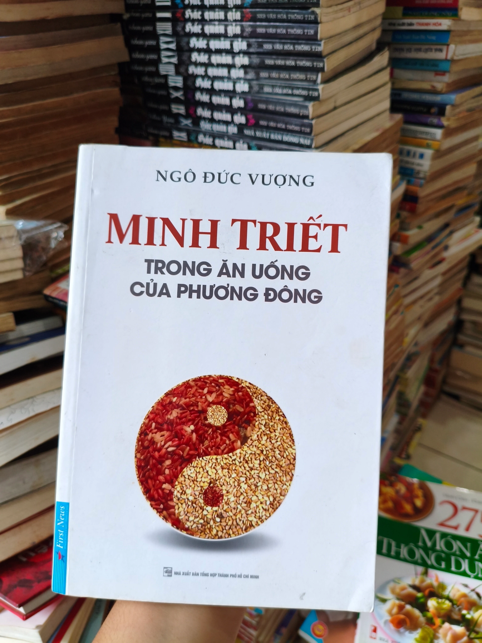 Mình triết trong ăn uống của phương Đông 🌱 by  - Sách Book Cover - Ngọc Hiển Books