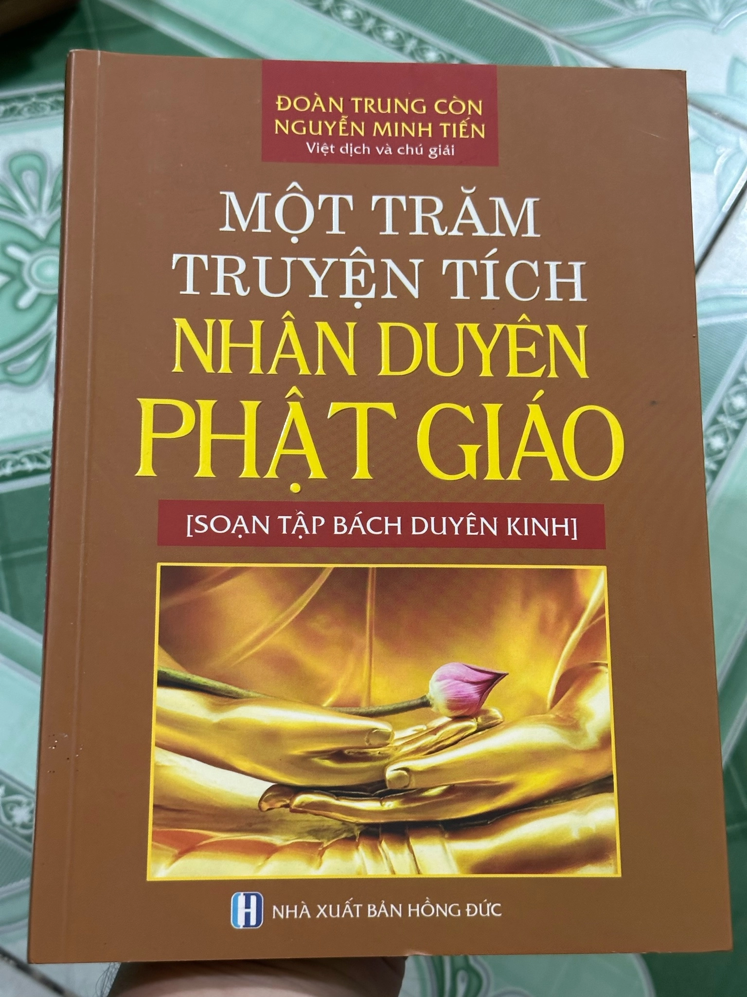 Một Trăm Truyện Tích Nhân Duyên Phật Giáo by  - Sách Book Cover - Ngọc Hiển Books