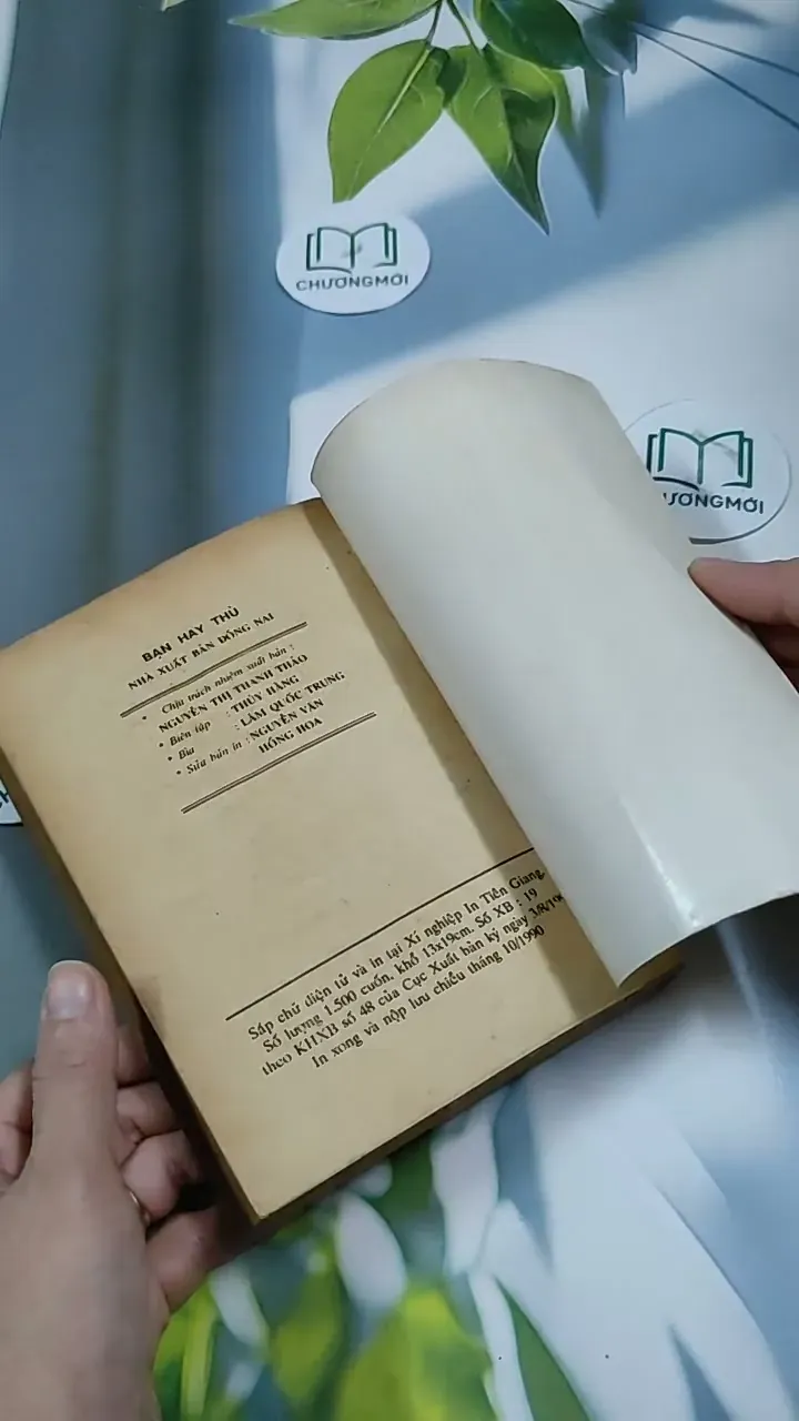 Bạn Hay Thù - John R. Tunis 713880