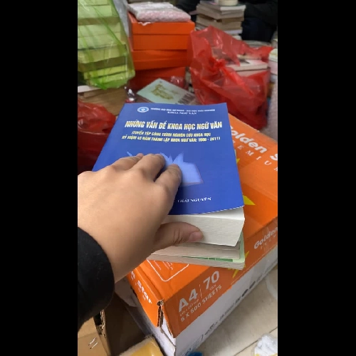 Những vấn đề khoa học ngữ văn