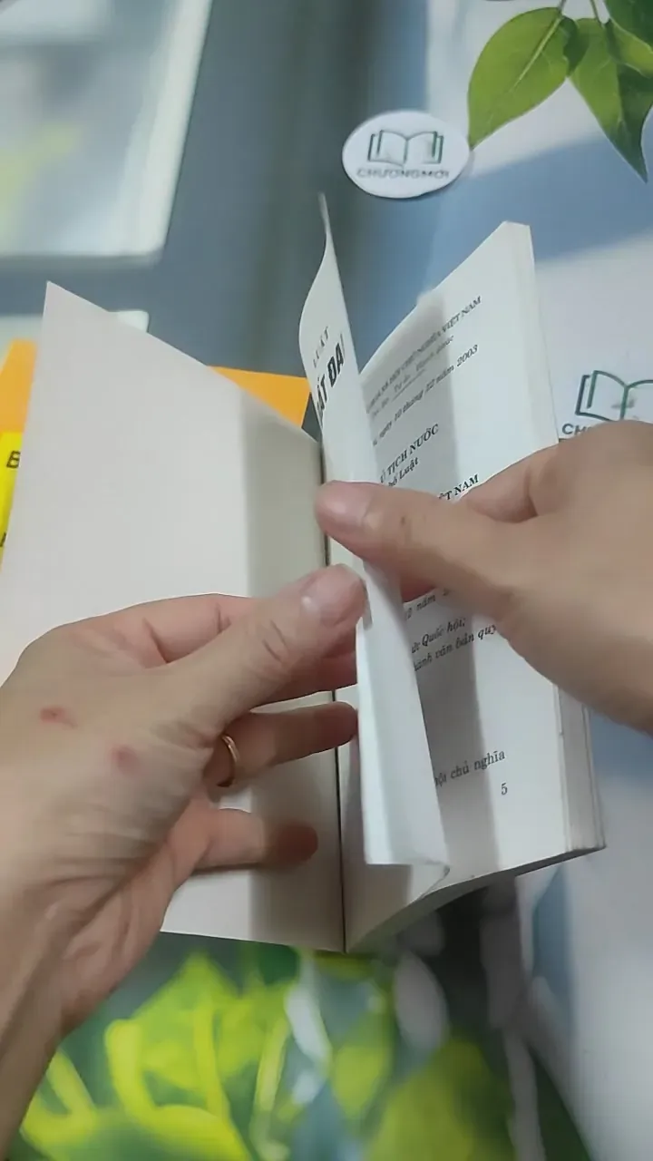 Combo: Bộ Luật Lao Động Của Nước Cộng Hòa XHCN Việt Nam, Luật Đất Đai 727363