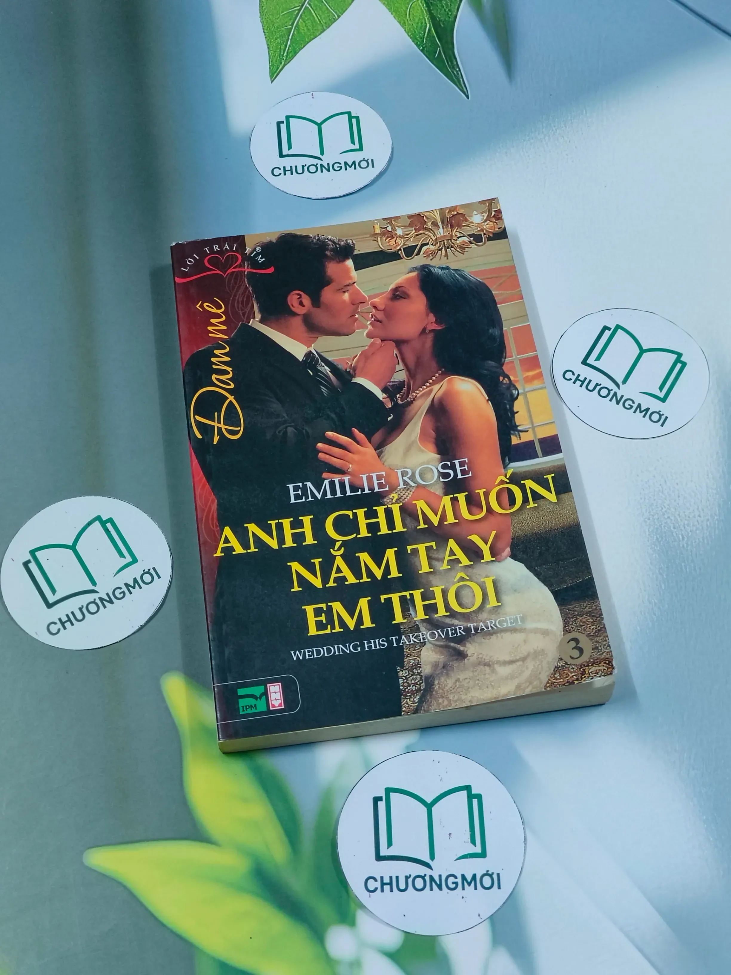 Anh chỉ muốn nắm tay em thôi - Emily Rose