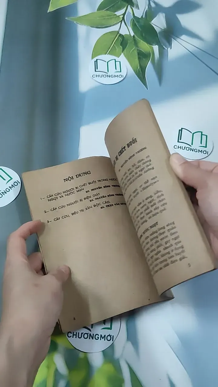 [XƯA] Cấp Cứu Và Điều Trị: Chết Đuối, Điện Giật, Rắn Độc Cắn (1982) - BS. Nguyễn Đình Thiêng - BS. Trần Văn Dược 776013