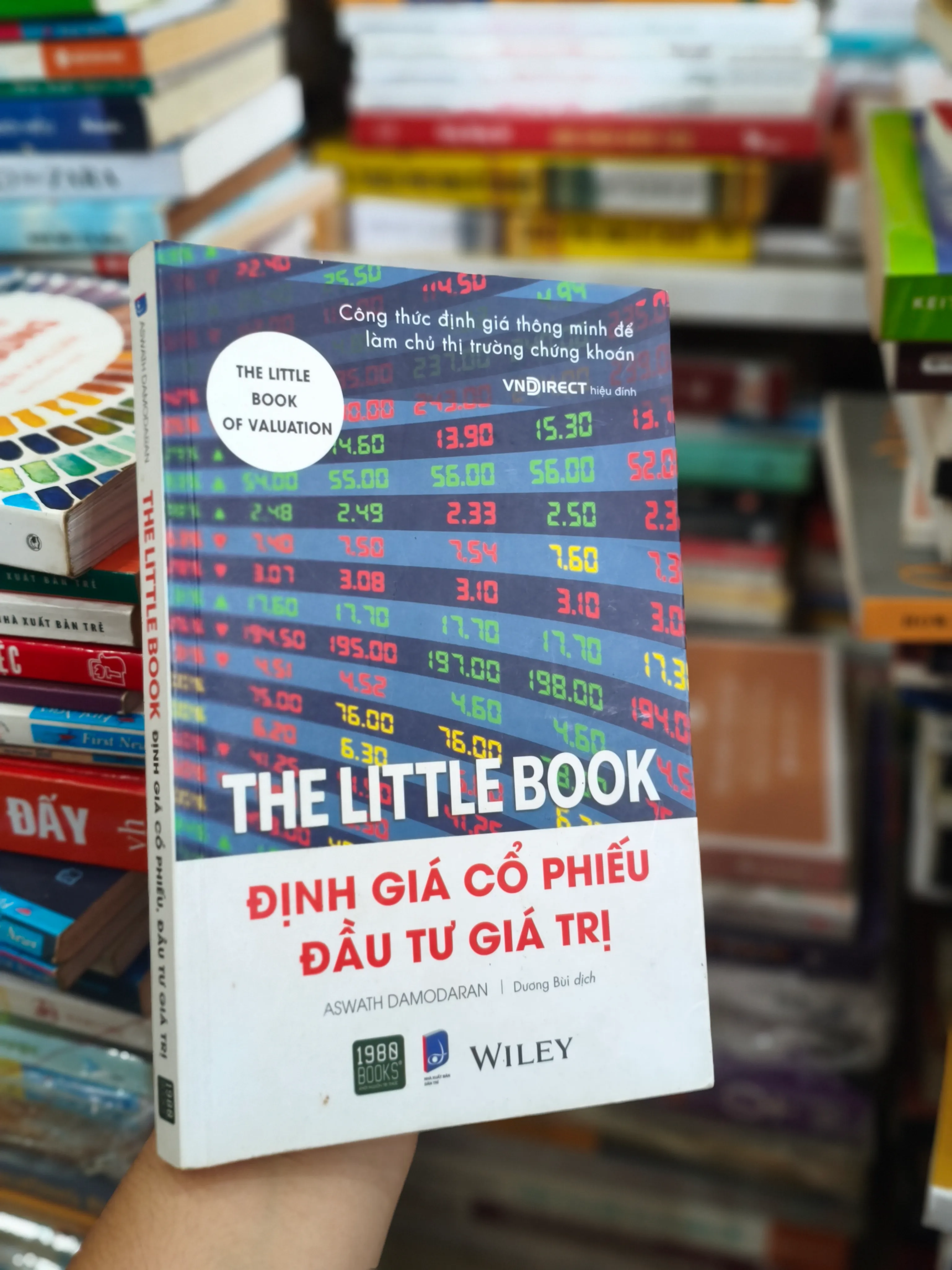 Định giá cổ phiếu đầu tư giá trị 🌱 by  - Sách Book Cover - Ngọc Hiển Books