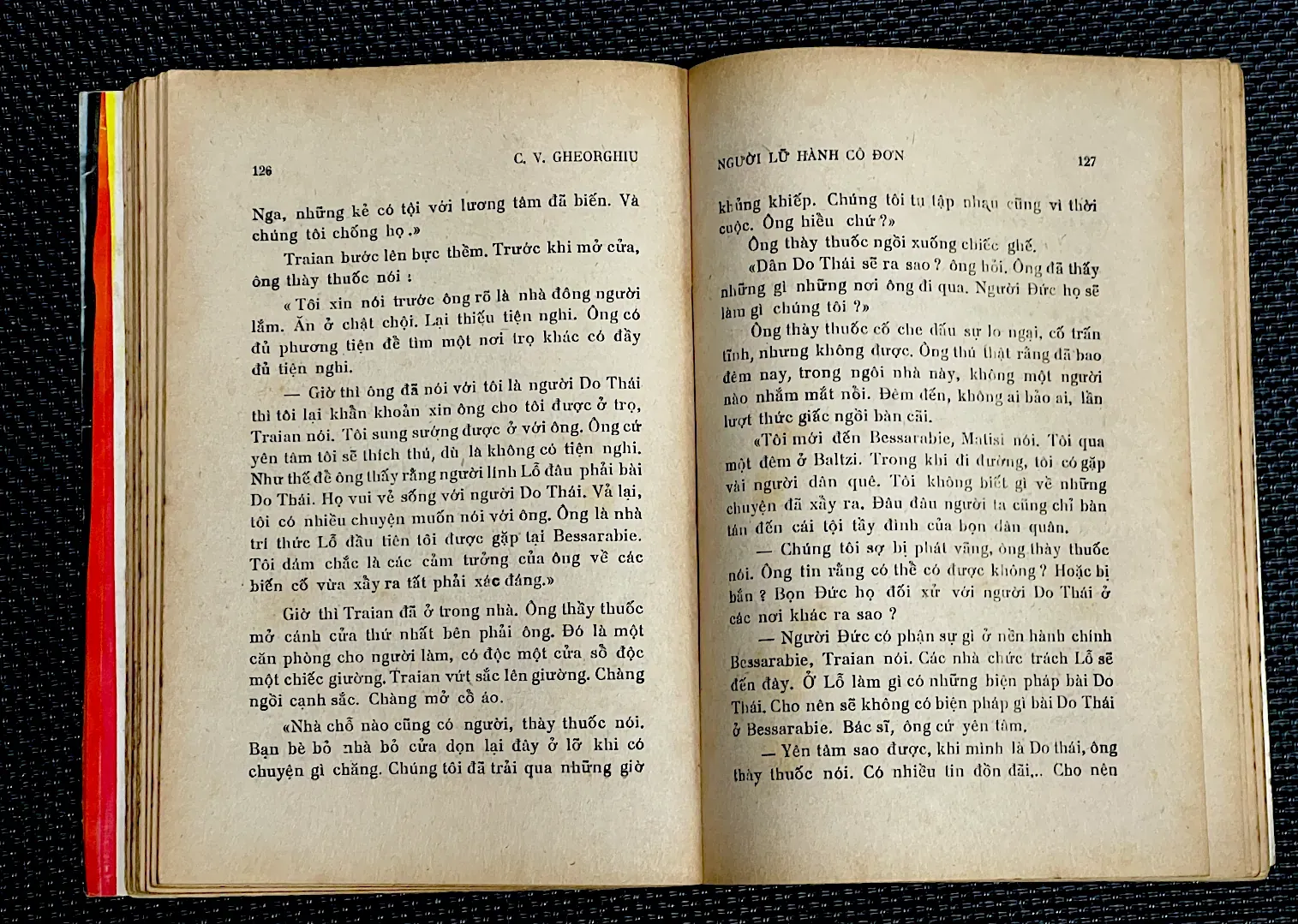 NGƯỜI LỮ HÀNH CÔ ĐƠN ( C.V. GHEORGHIU) 997306