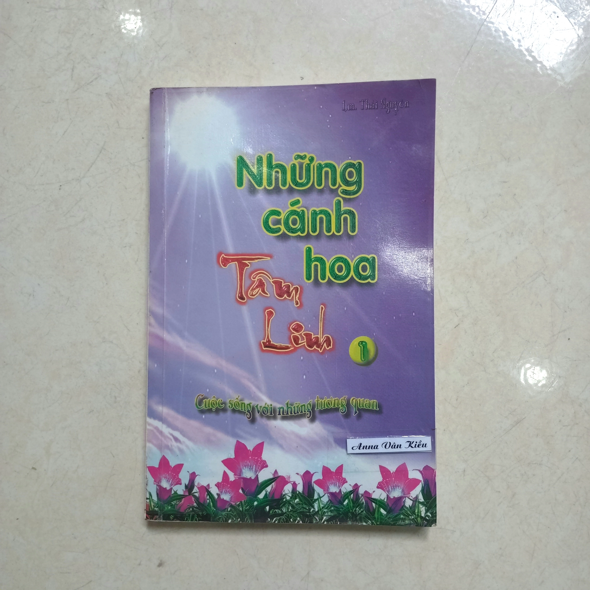 Những cánh hoa tâm linh 1 by  - Sách Book Cover - Ngọc Hiển Books