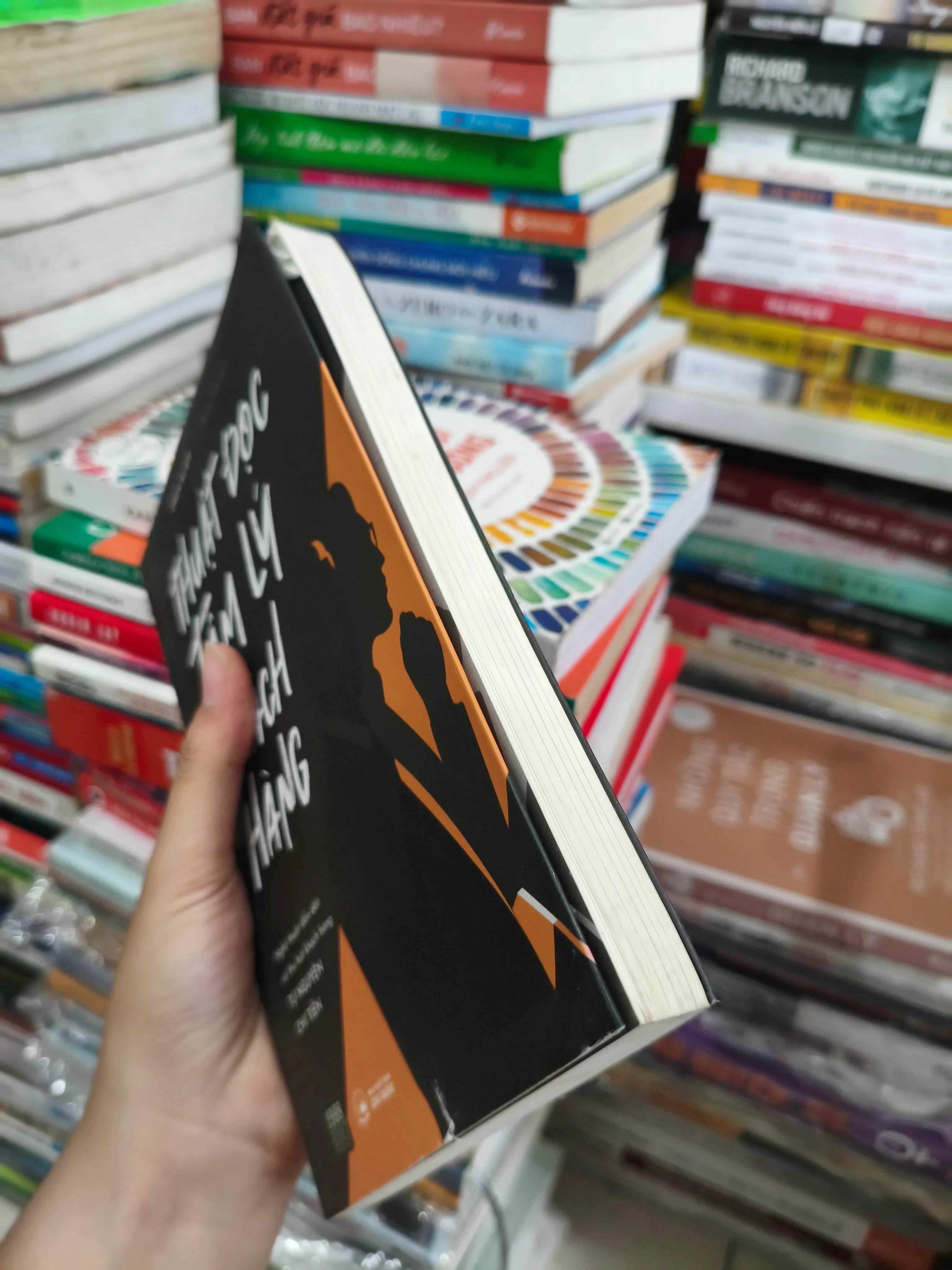 The Little Book of Valuation 🌱 by  - Sách Book Cover - Ngọc Hiển Books