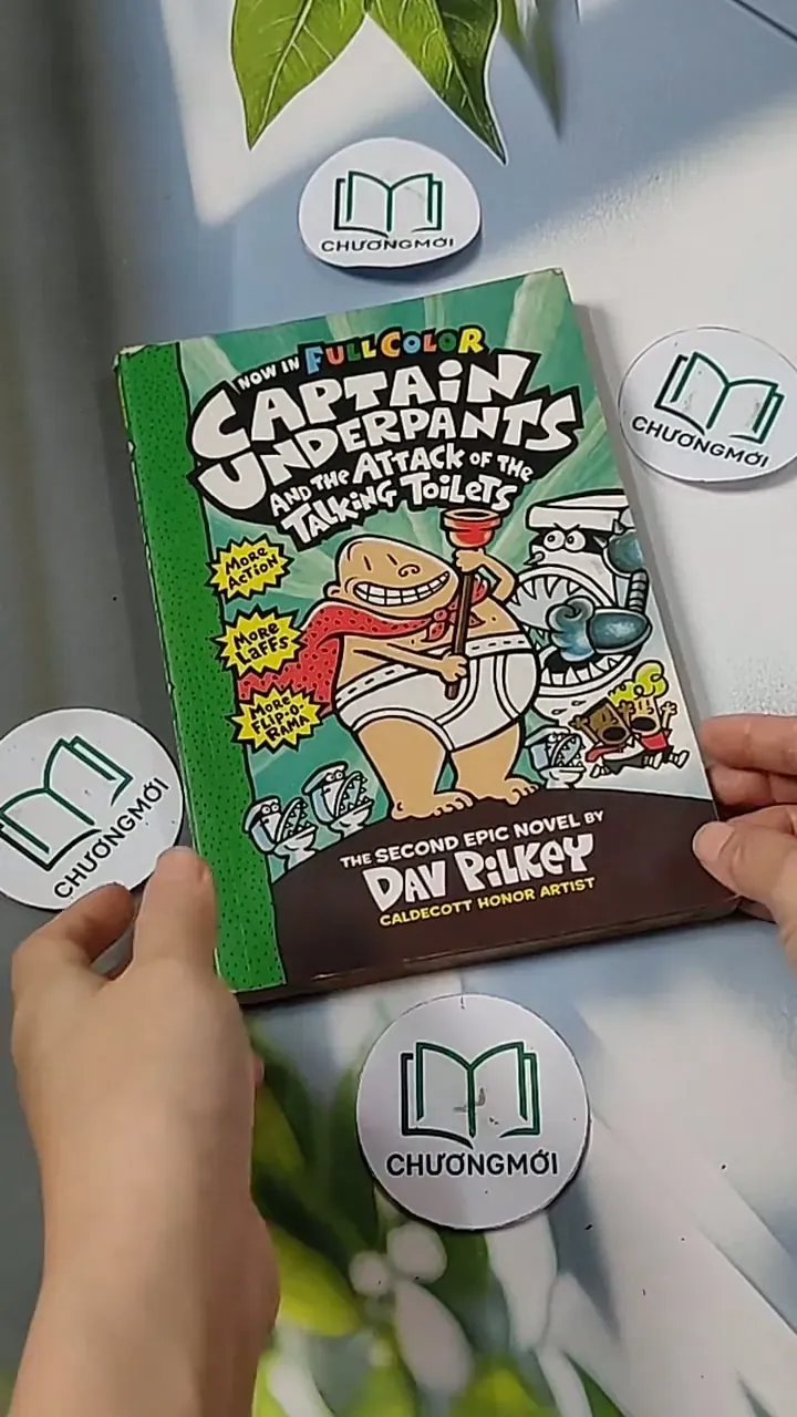 Captain Underpants and the Attack of the Talking Toilets - Dav Pilkey 703114