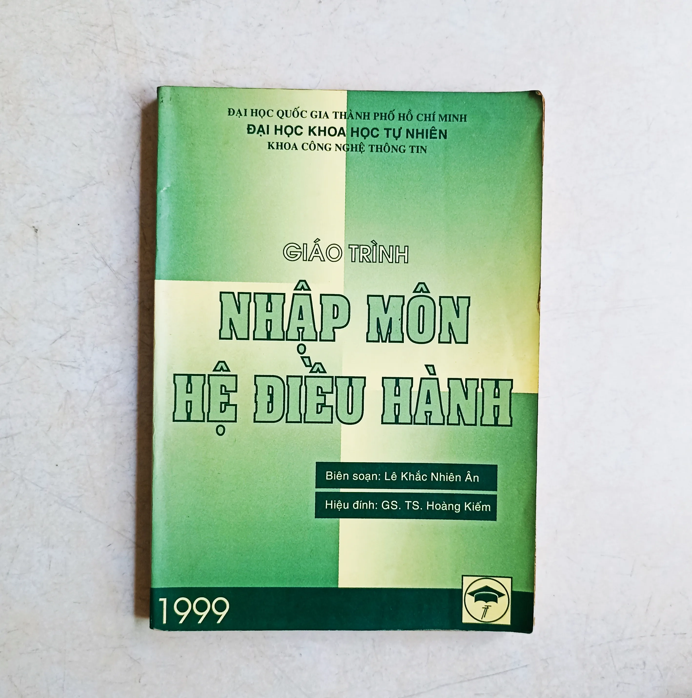 Giáo trình nhập môn điều hành 🌻 by  - Sách Book Cover - Ngọc Hiển Books