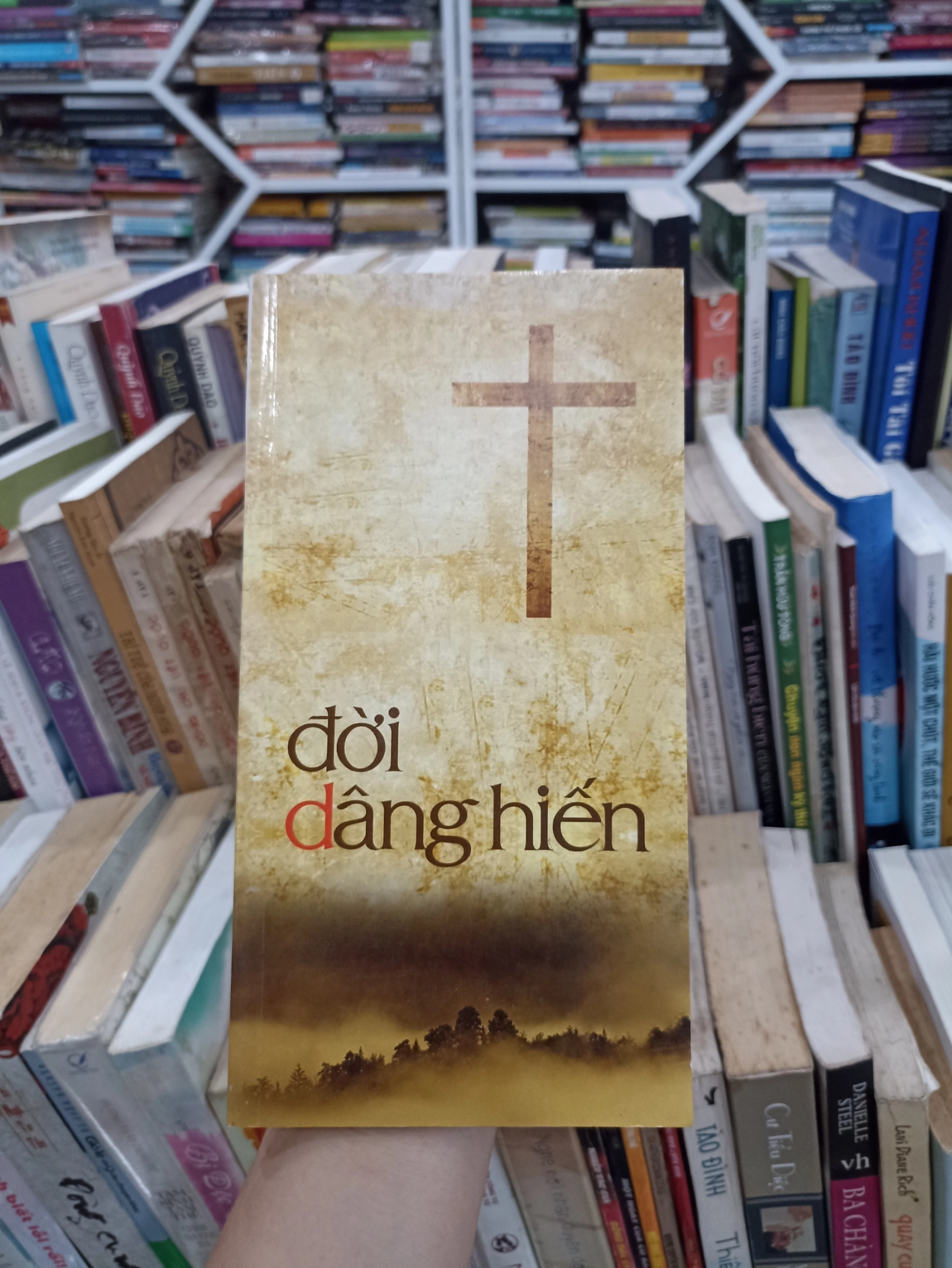 Đời Dâng Hiến 🌻 by Bạch Lạp - Sách Book Cover - Ngọc Hiển Books