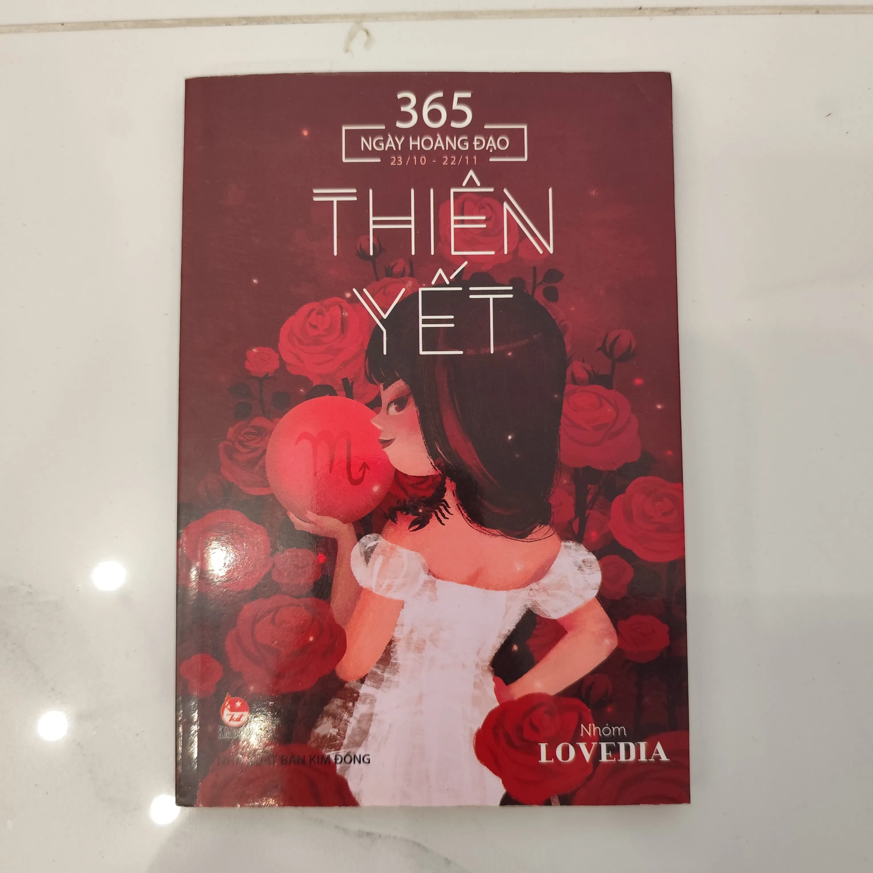 365 ngày hoàng đạo - Thiên Yết by  - Sách Book Cover - Ngọc Hiển Books