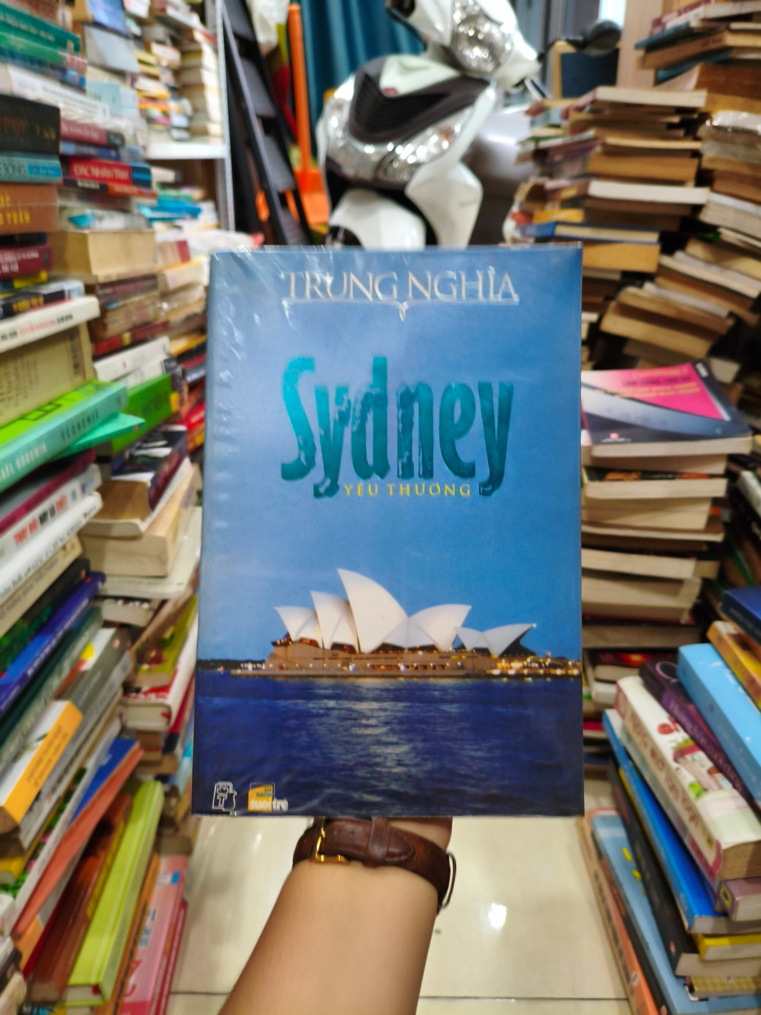 Sydney 🌱🌱 by  - Sách Book Cover - Ngọc Hiển Books