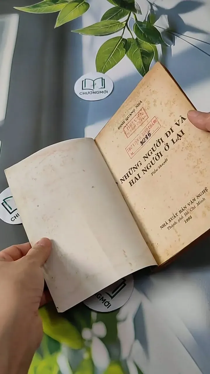 Những Người Đi Và Hai Người Ở Lại - Đinh Quang Nhã 713810