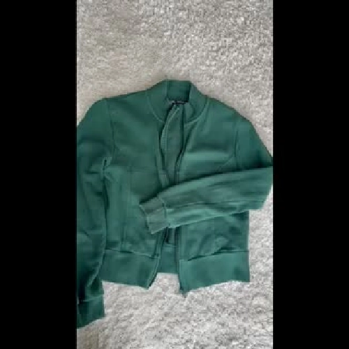 Áo khoác mỏng Zara size XS màu xanh lá thông chính hãng mua tại store Bà Triệu