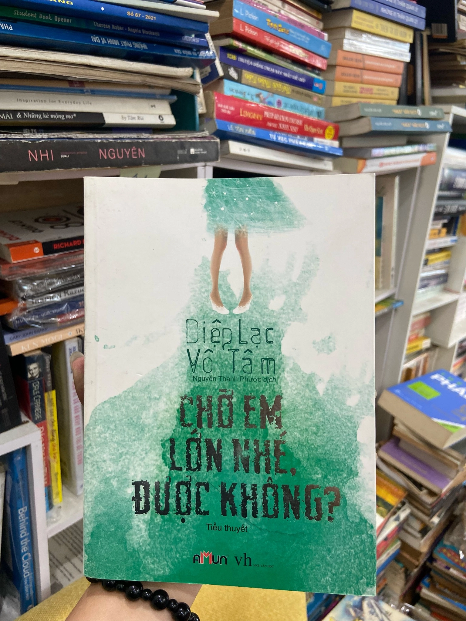 Tiểu thuyết “ Chờ em lớn nhé , được không ? “ by  - Sách Book Cover - Ngọc Hiển Books