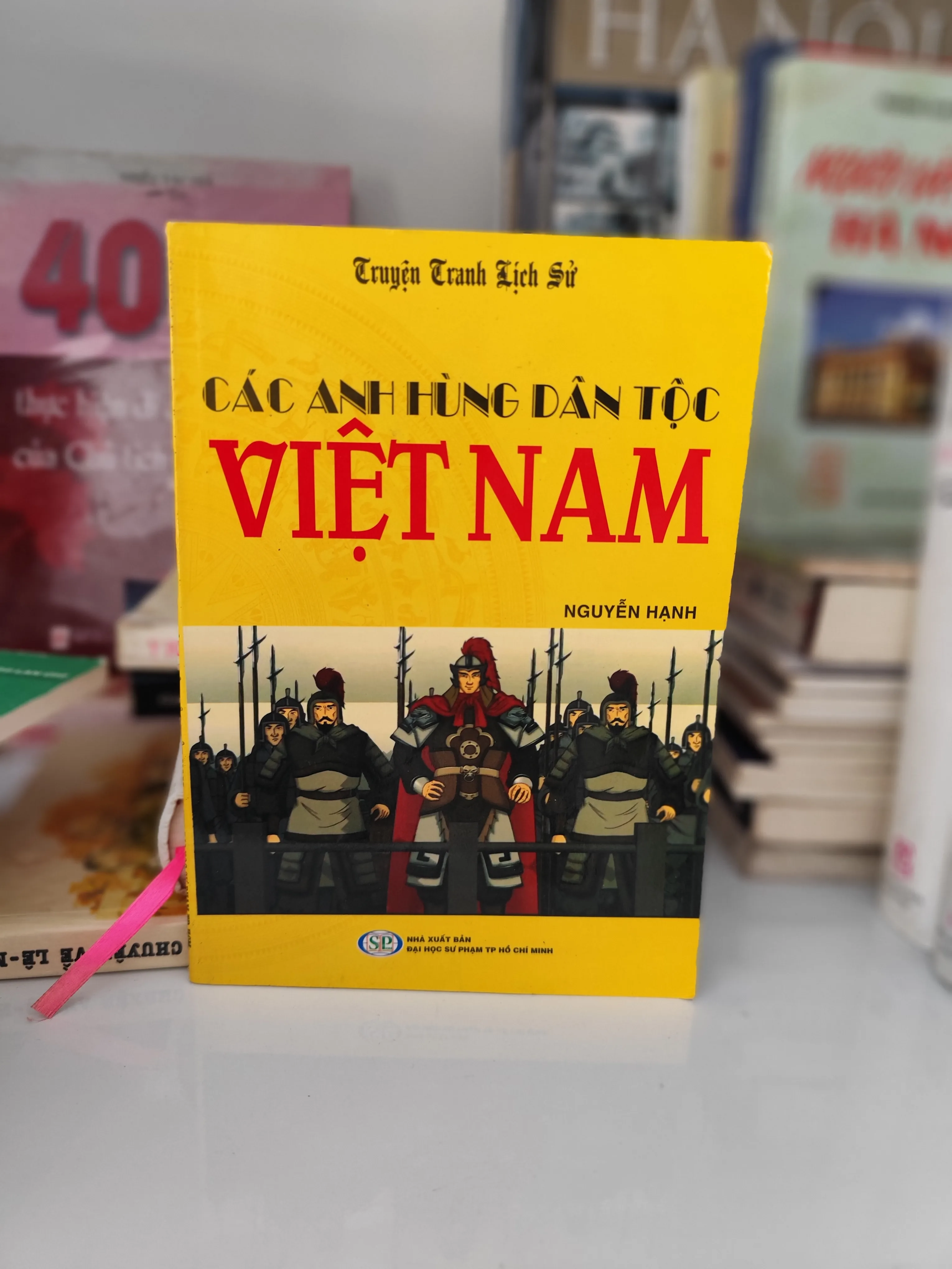 Các anh hùng dâm tộc Việt Nam by  - Sách Book Cover - Ngọc Hiển Books