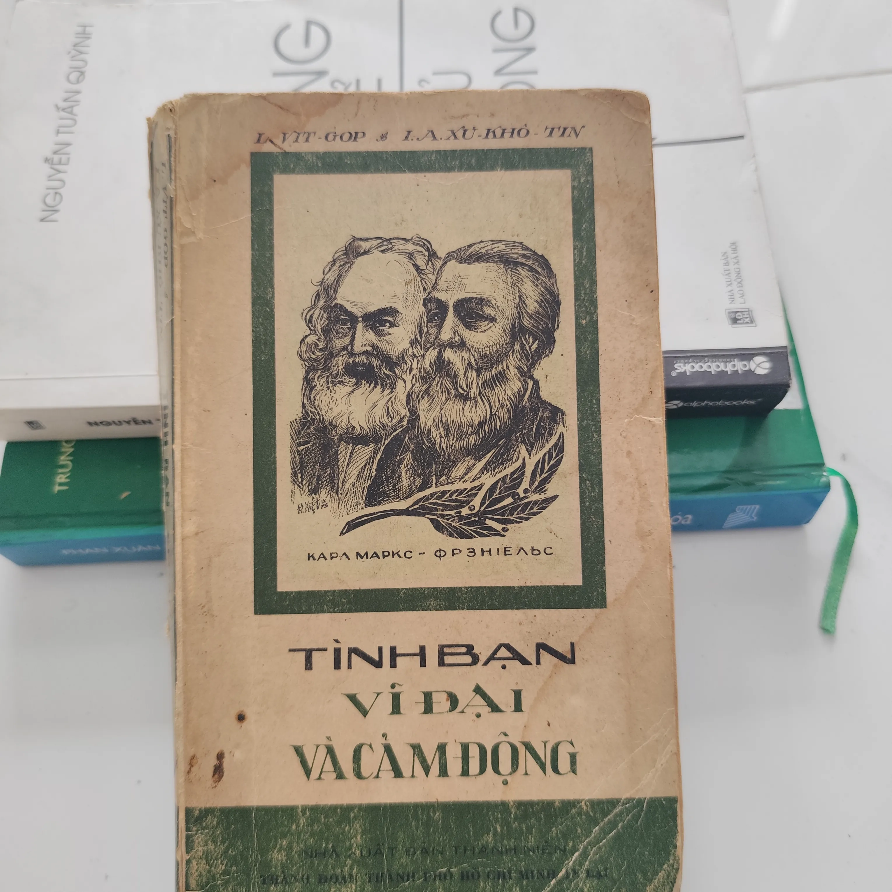 Tình bạn vĩ đại và cảm động by  - Sách Book Cover - Ngọc Hiển Books