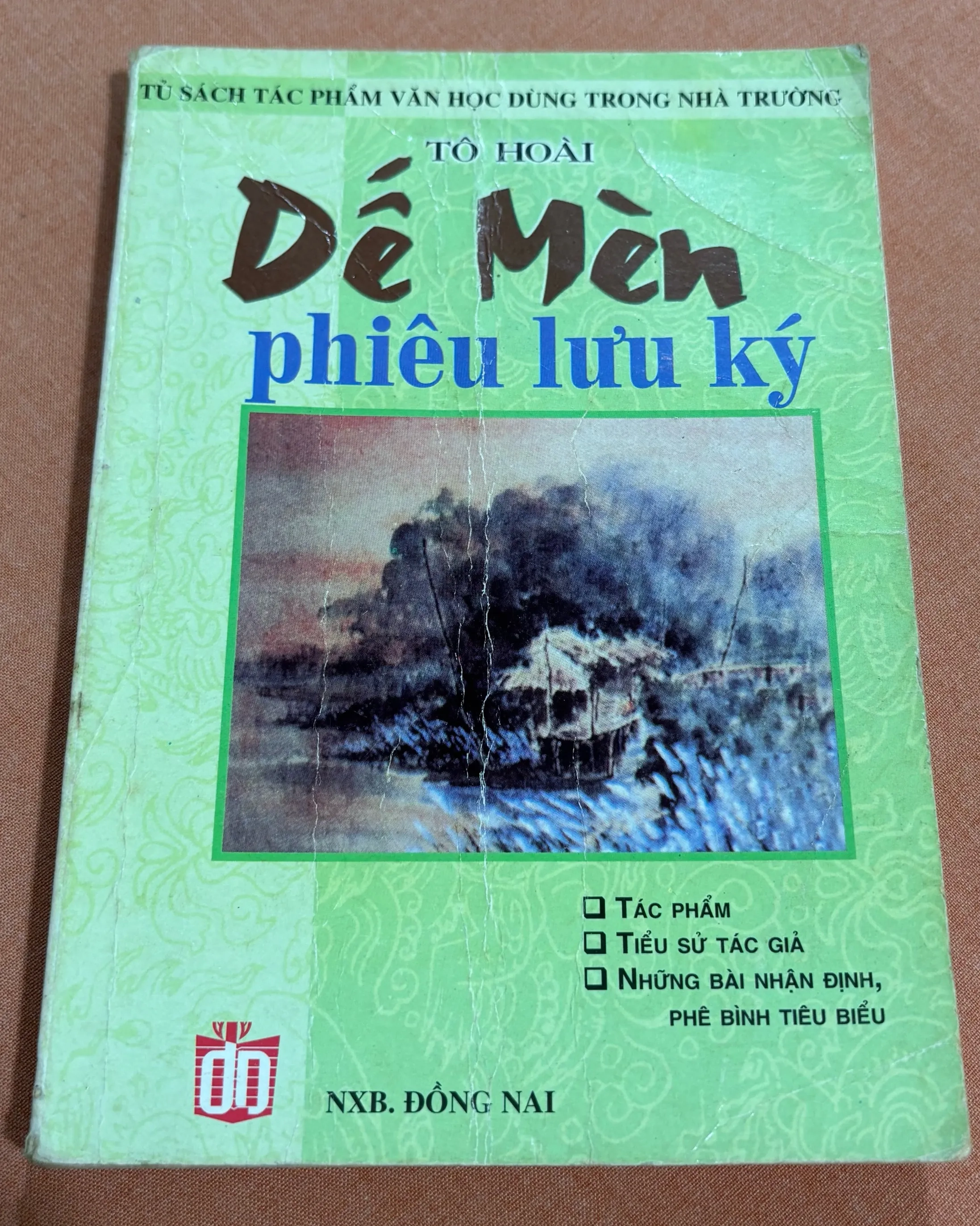 Dế mèn phiêu lưu ký 🌊 by  - Sách Book Cover - Ngọc Hiển Books
