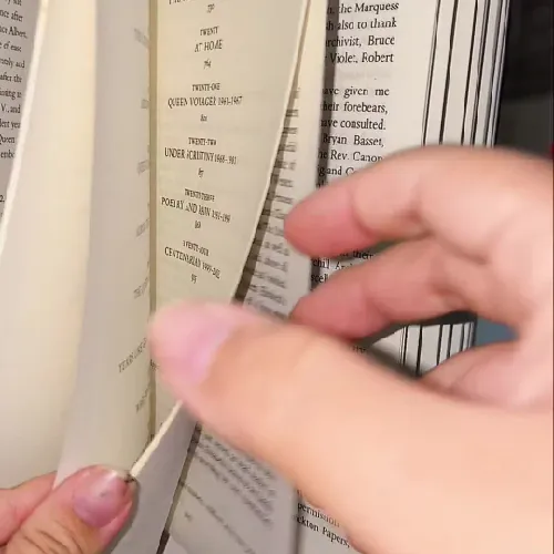 William Shawcross - Queen Elizabeth (The Queen Mother) (The official biography) 553330