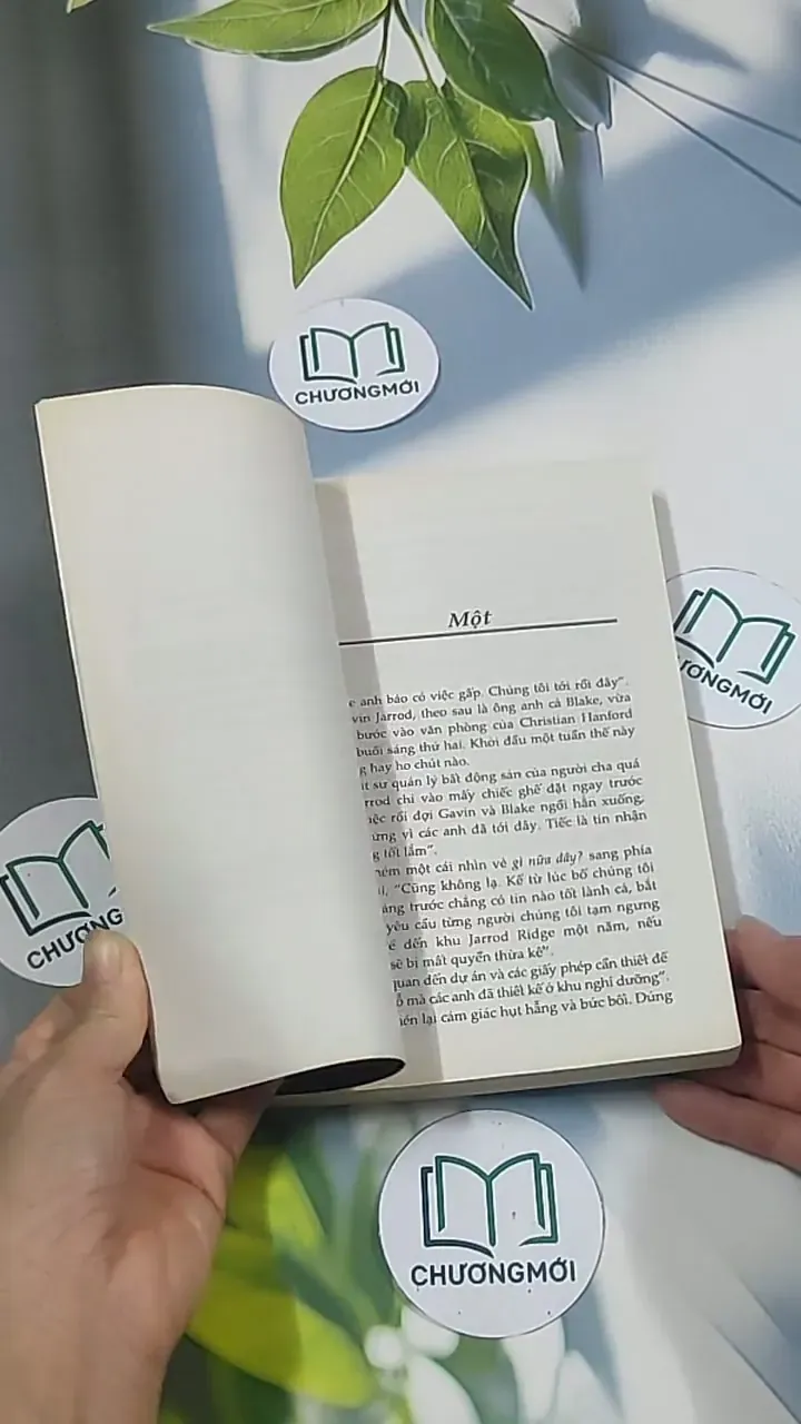 Anh chỉ muốn nắm tay em thôi - Emily Rose 694967