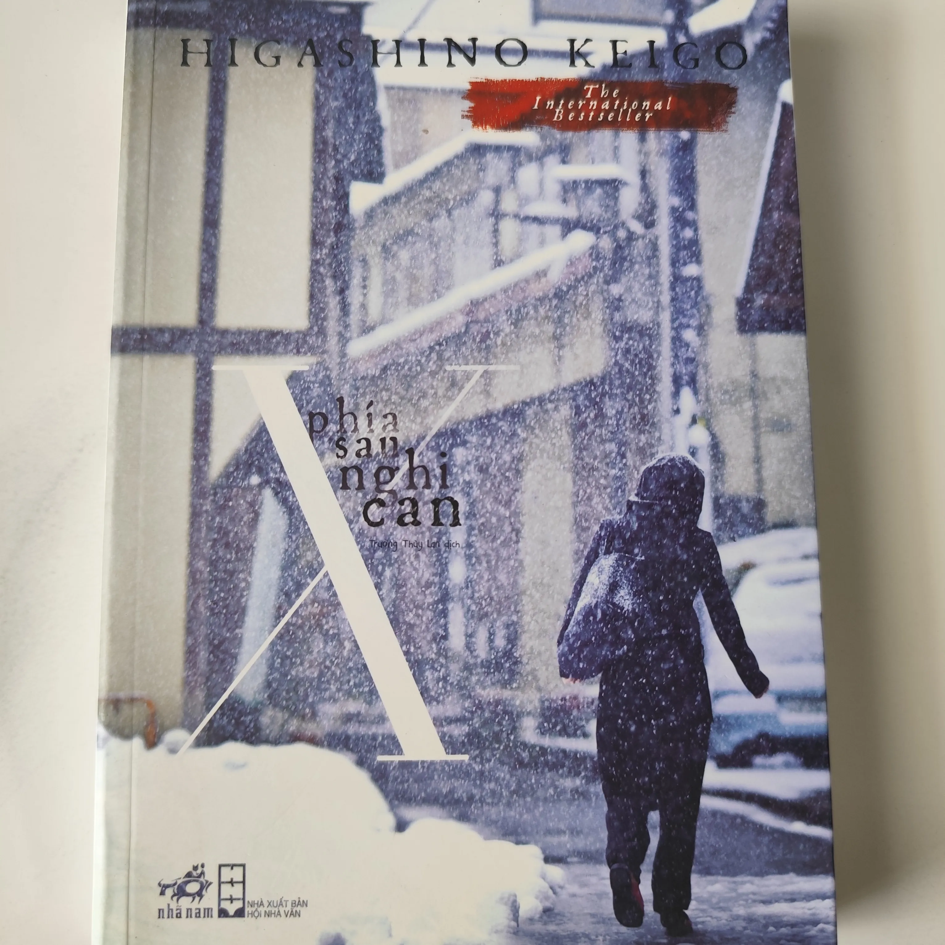 Phía sau nghi can by  - Sách Book Cover - Ngọc Hiển Books