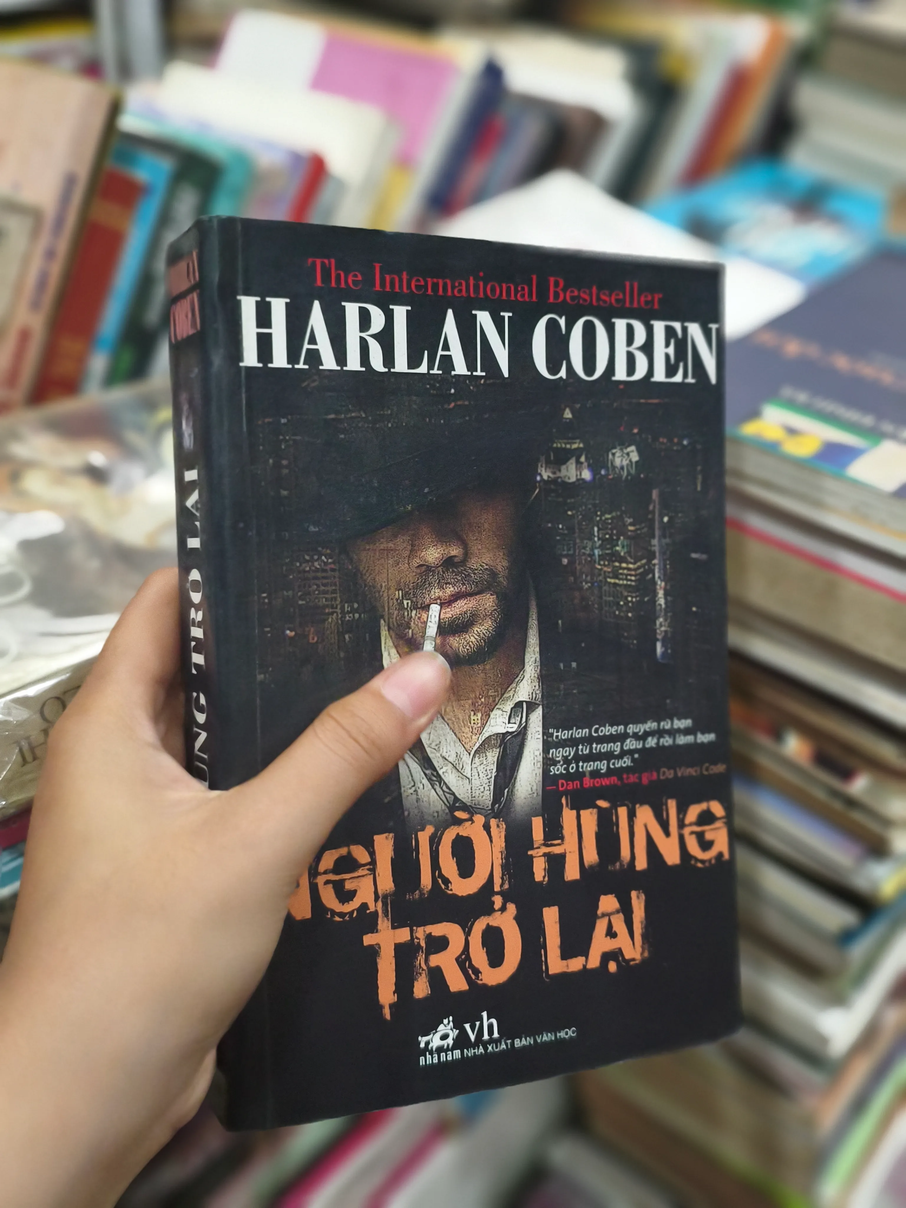 Người hùng trở lại 🌱 by  - Sách Book Cover - Ngọc Hiển Books