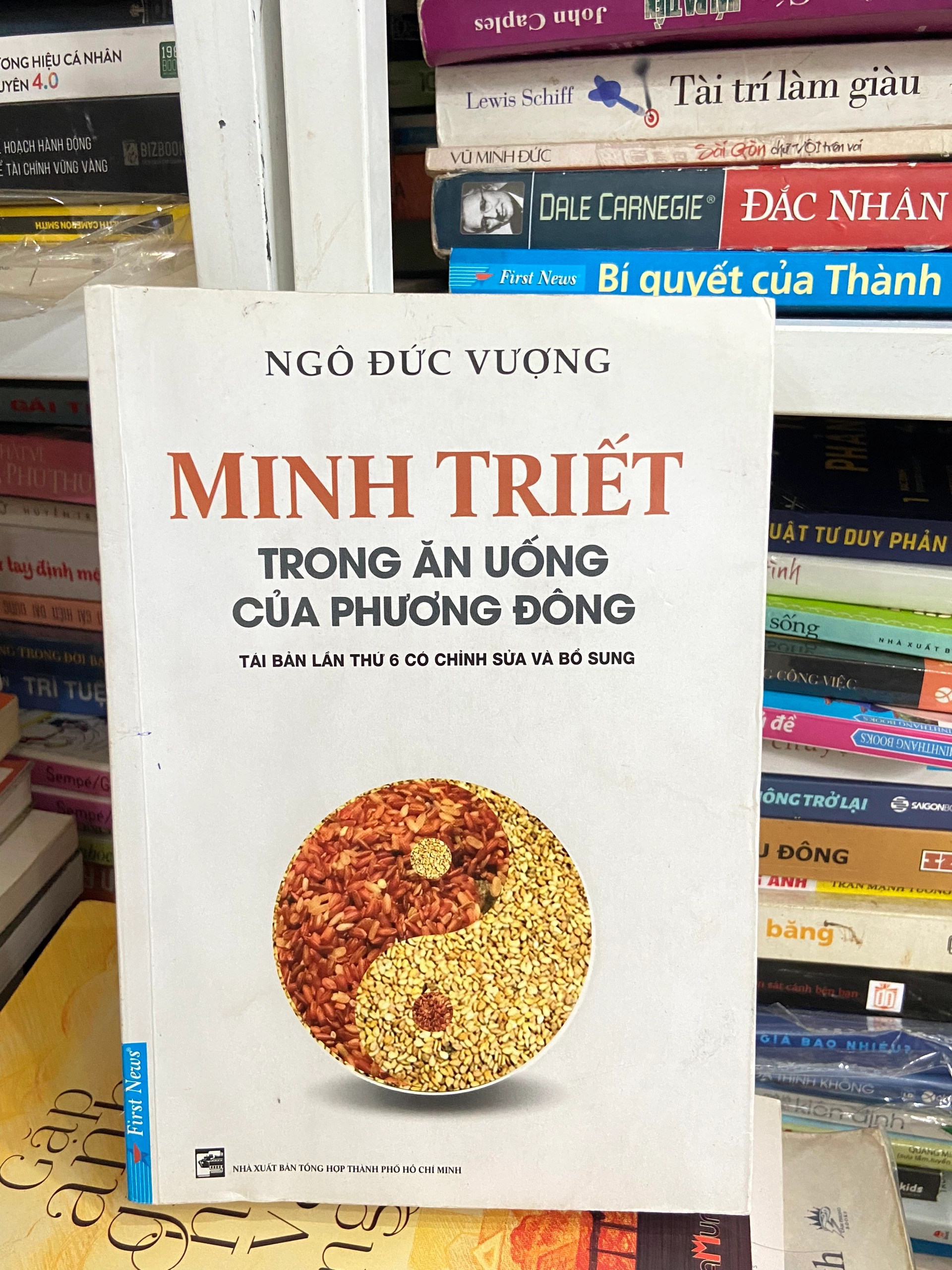 Minh Triết Trong Ăn Uống Của Phương Đông by  - Sách Book Cover - Ngọc Hiển Books