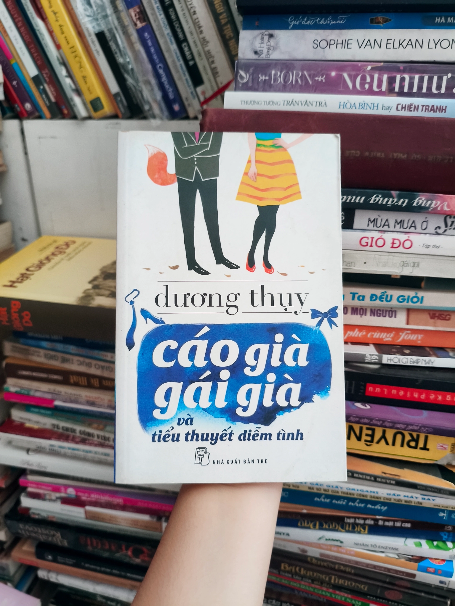 Cáo già gái già 🌱 by  - Sách Book Cover - Ngọc Hiển Books