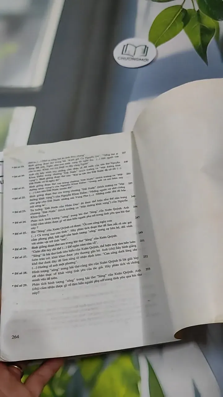 Cẩm Nang Văn Học Ôn Thi THPT Đại Học Cao Đẳng lớp 11 12 - Tạ Đức Hiền 727333