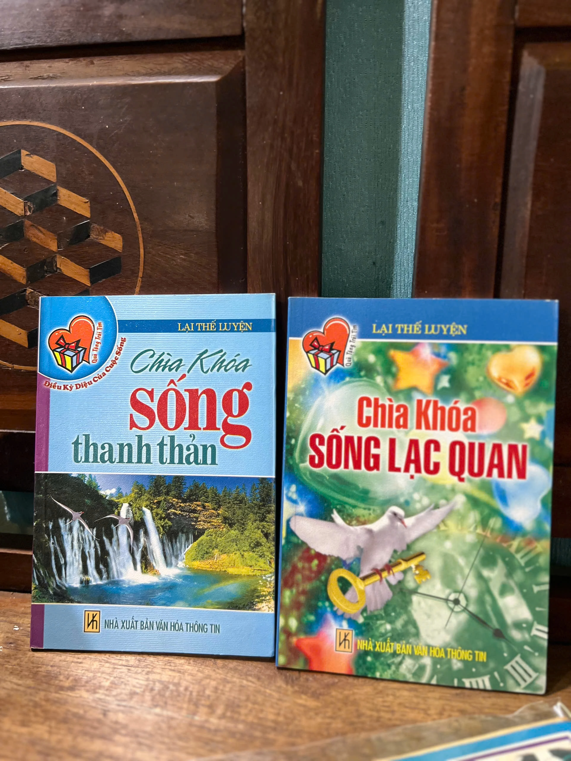 Chìa Khóa Sống Lạc Quan/ Chìa Khóa Sống Thanh Thản -  Lại Thế Luyện by  - Sách Book Cover - Ngọc Hiển Books