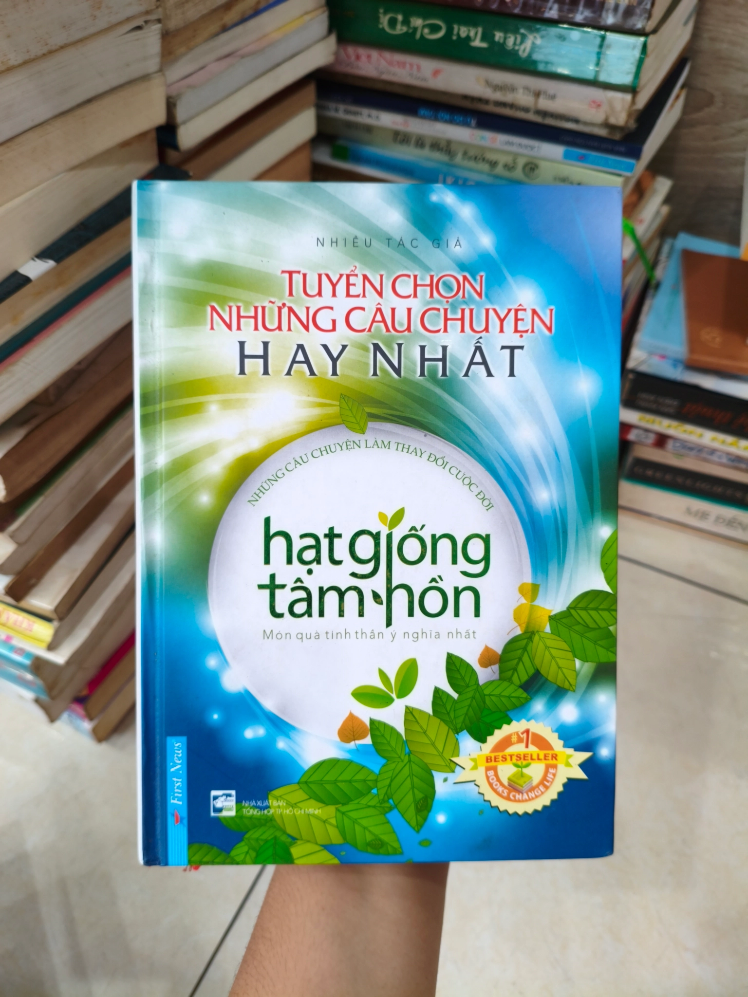 Tuyển chọn những câu chuyện hay nhất - hạt giống tâm hồn 🌱 by  - Sách Book Cover - Ngọc Hiển Books