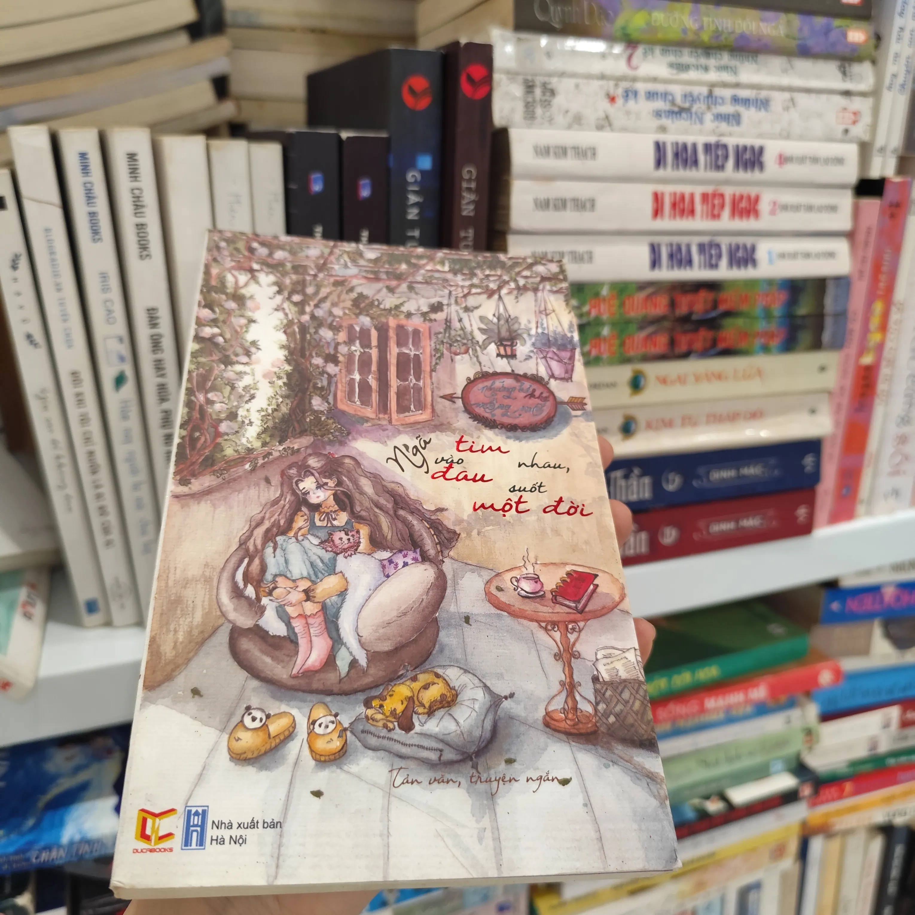 Ngã vào tim nhau , đau suốt một đời by  - Sách Book Cover - Ngọc Hiển Books