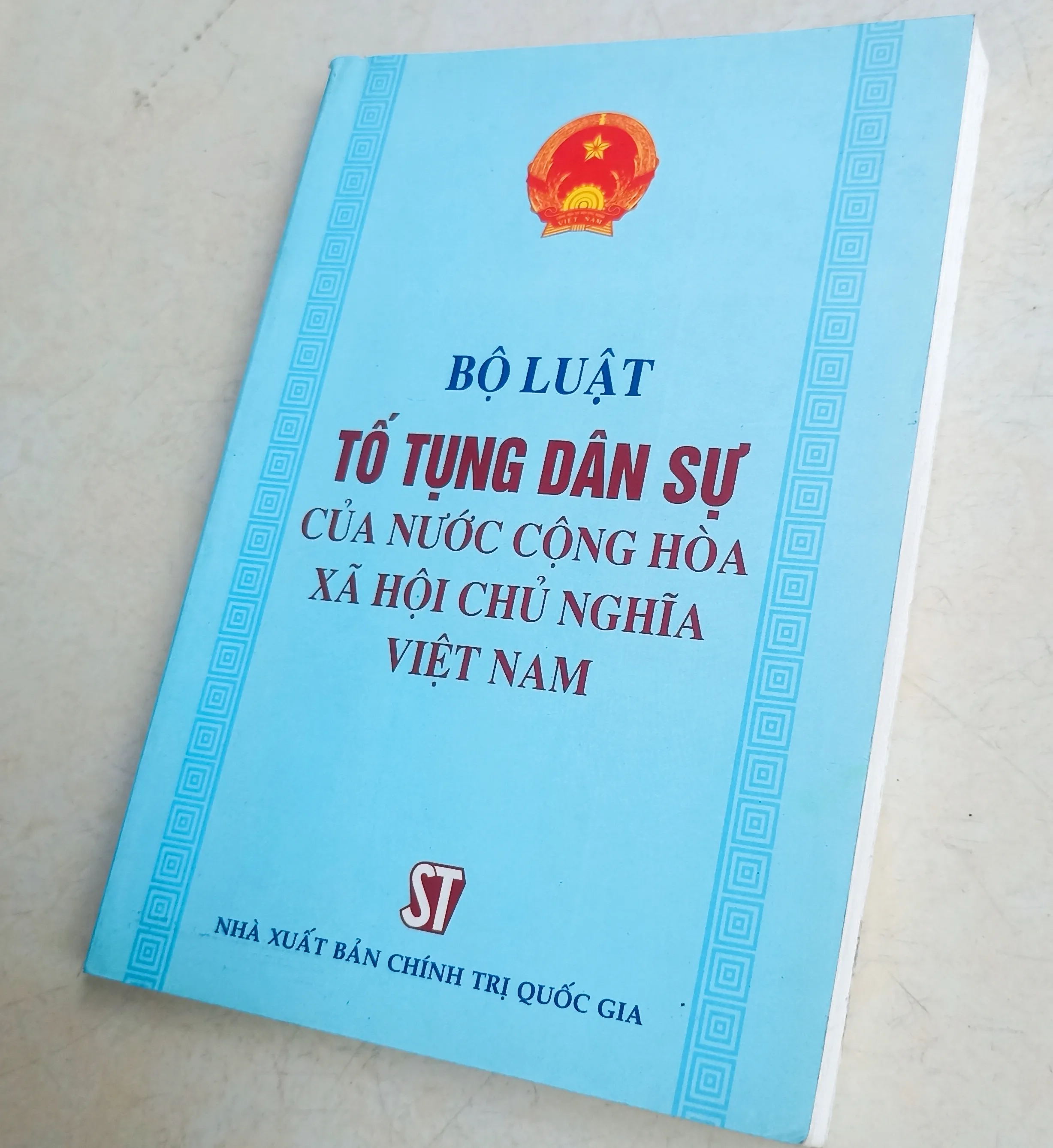 Bộ luật tố tụng dân sự của nước cộng hòa xã hội chủ nghĩa Việt Nam 🌻 by  - Sách Book Cover - Ngọc Hiển Books