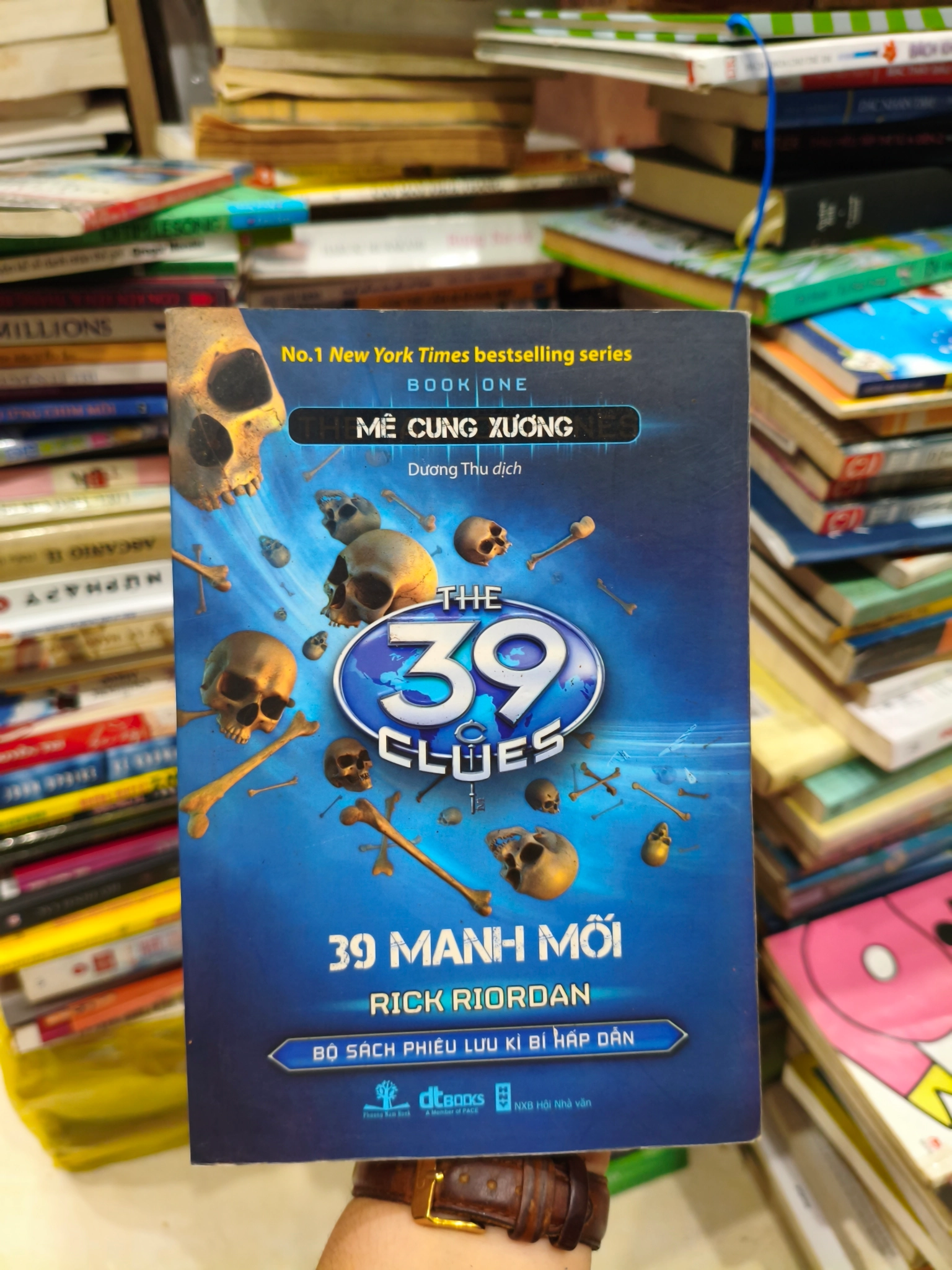 Mê cung xương 🌱 by  - Sách Book Cover - Ngọc Hiển Books