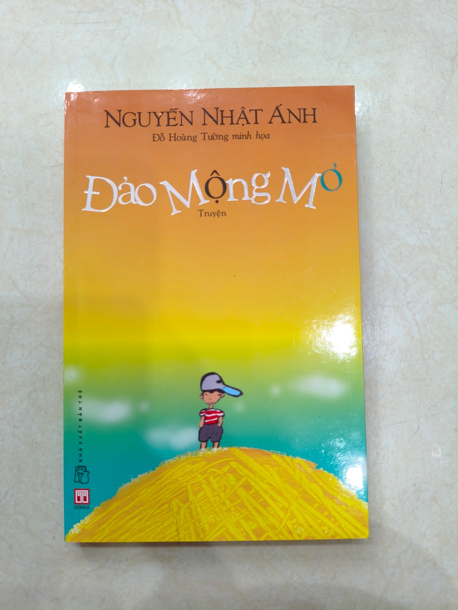Đảo mộng mơ - Nguyên Nhật Ánh by Nguyễn Nhật Ánh - Sách Book Cover - Ngọc Hiển Books