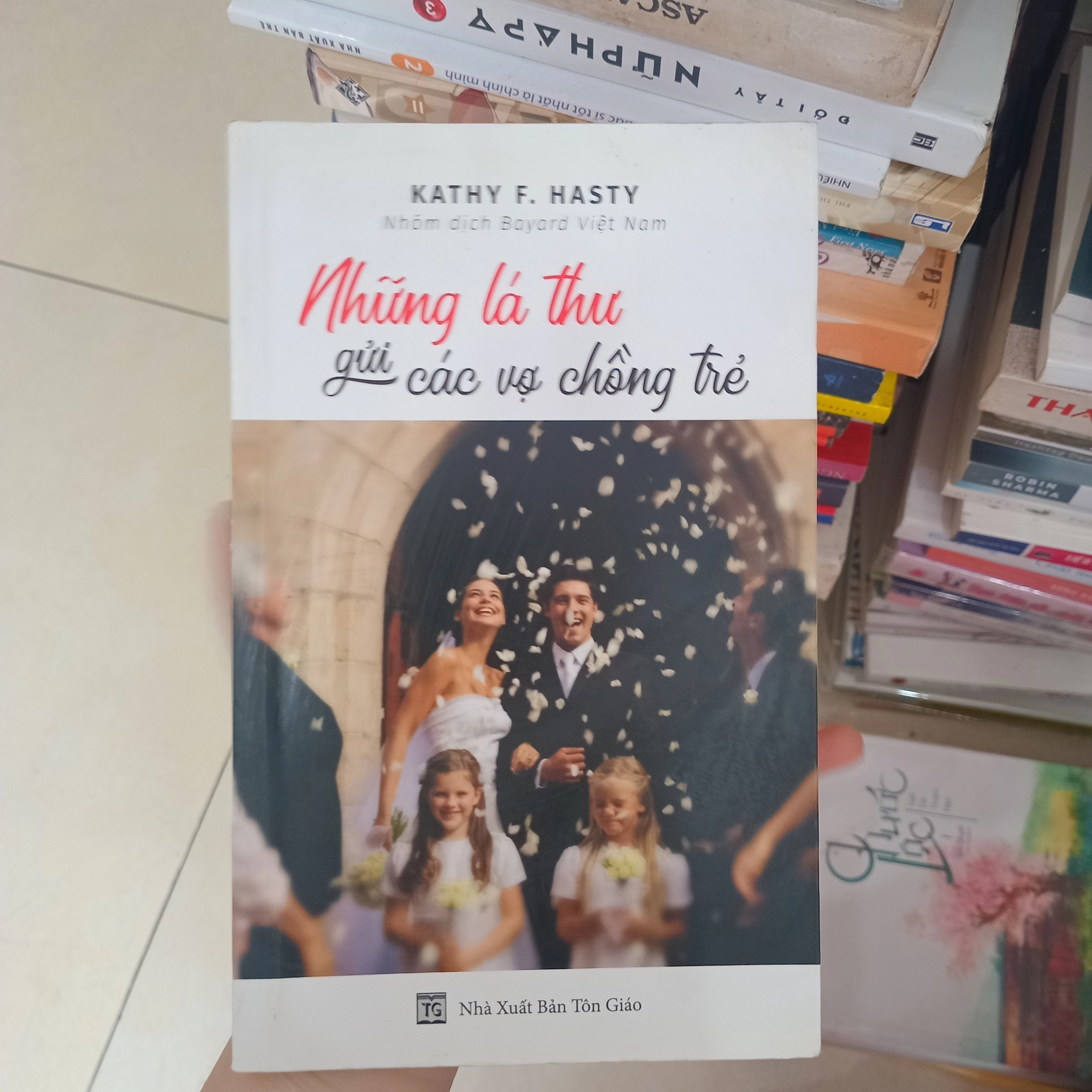 Những lá thư gửi các vợ chồng trẻ by  - Sách Book Cover - Ngọc Hiển Books