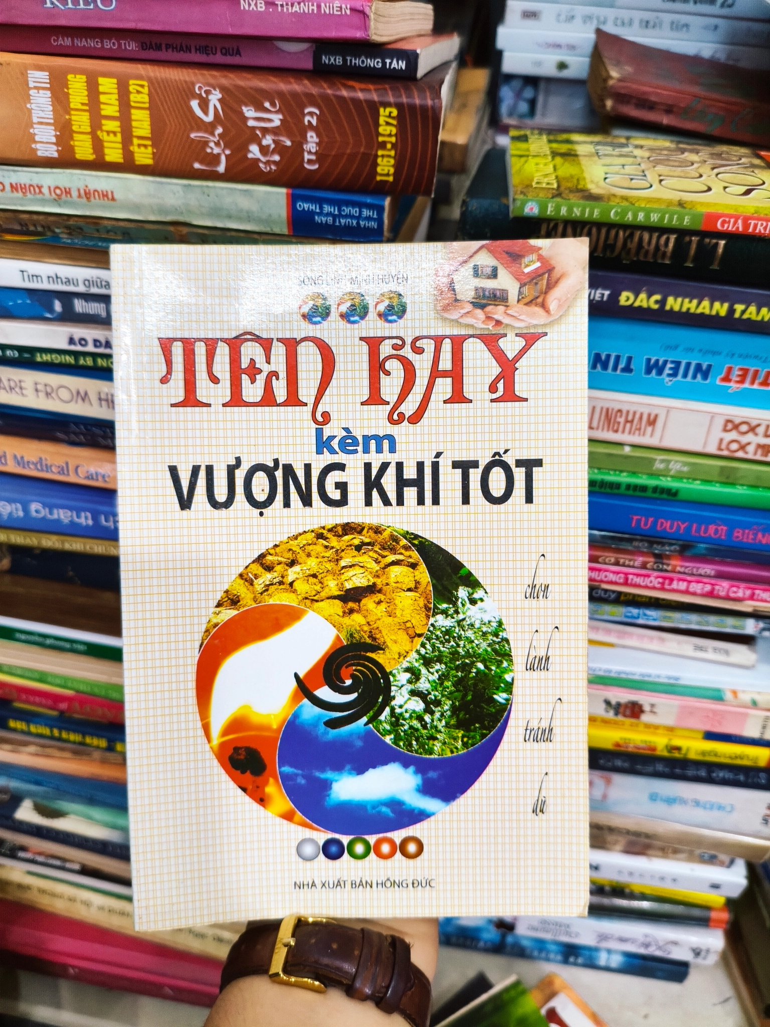 Tên hay kèm vượng khí tốt 🌱 by  - Sách Book Cover - Ngọc Hiển Books