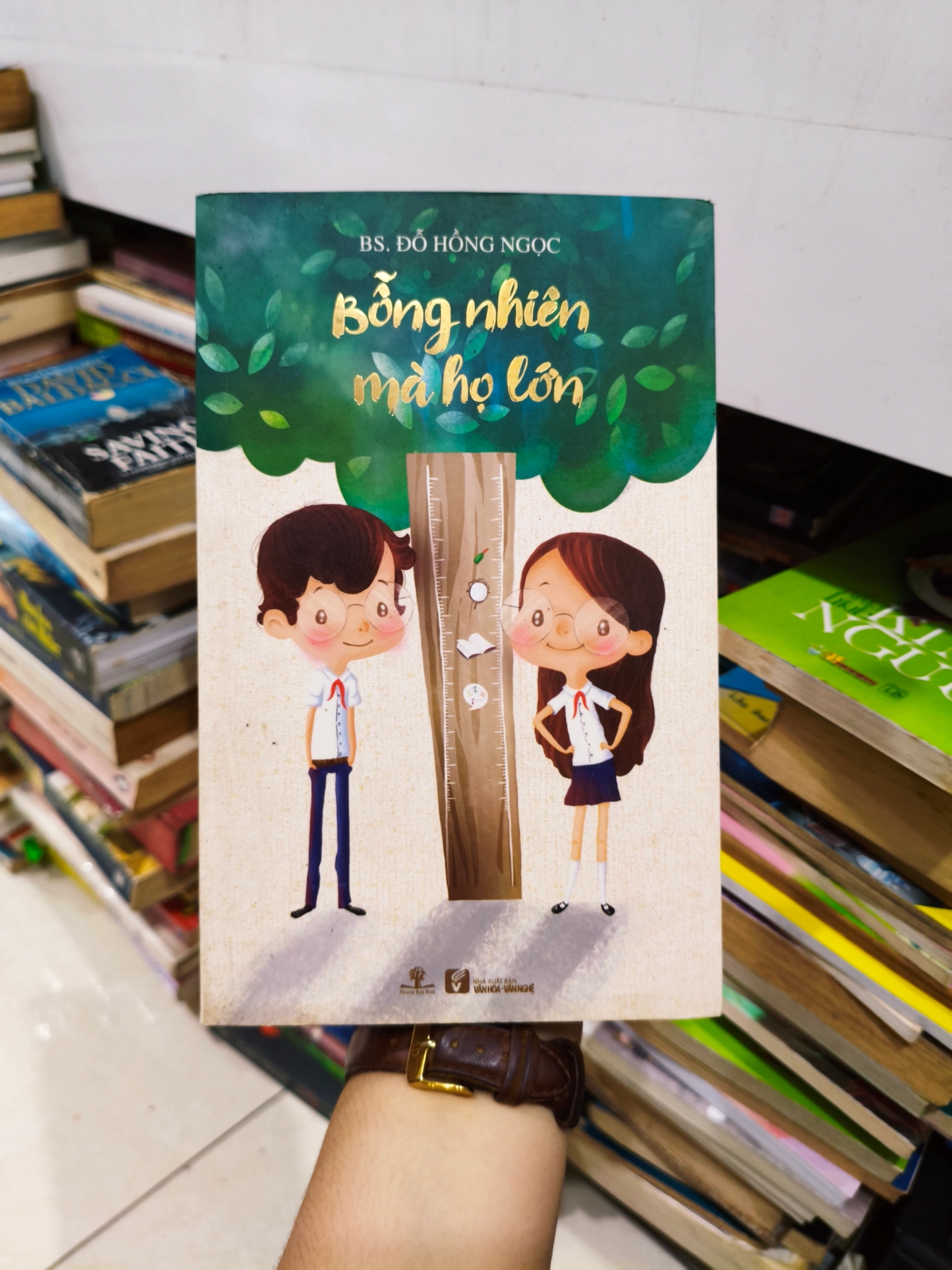 Bỗng nhiên mà họ lớn 🌱 by  - Sách Book Cover - Ngọc Hiển Books
