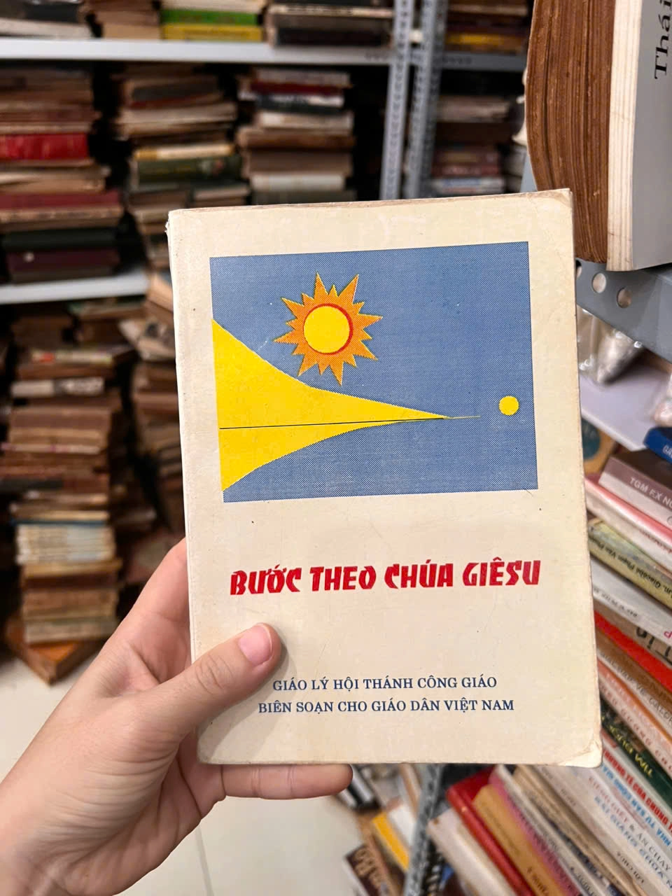 Bước theo Chúa Giêsu by  - Sách Book Cover - Ngọc Hiển Books