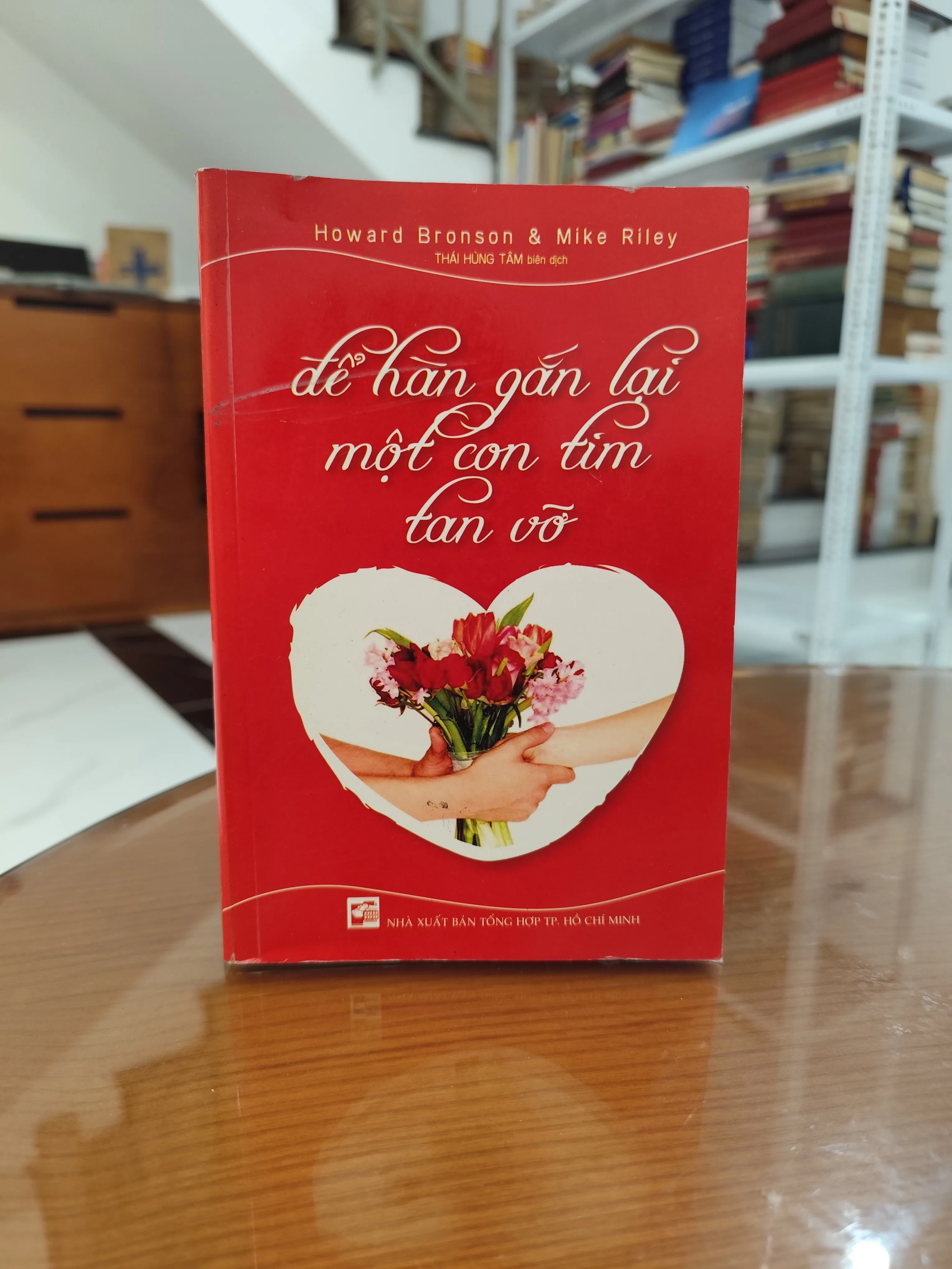 Để hàn gắn lại một con tim tan vỡ by  - Sách Book Cover - Ngọc Hiển Books