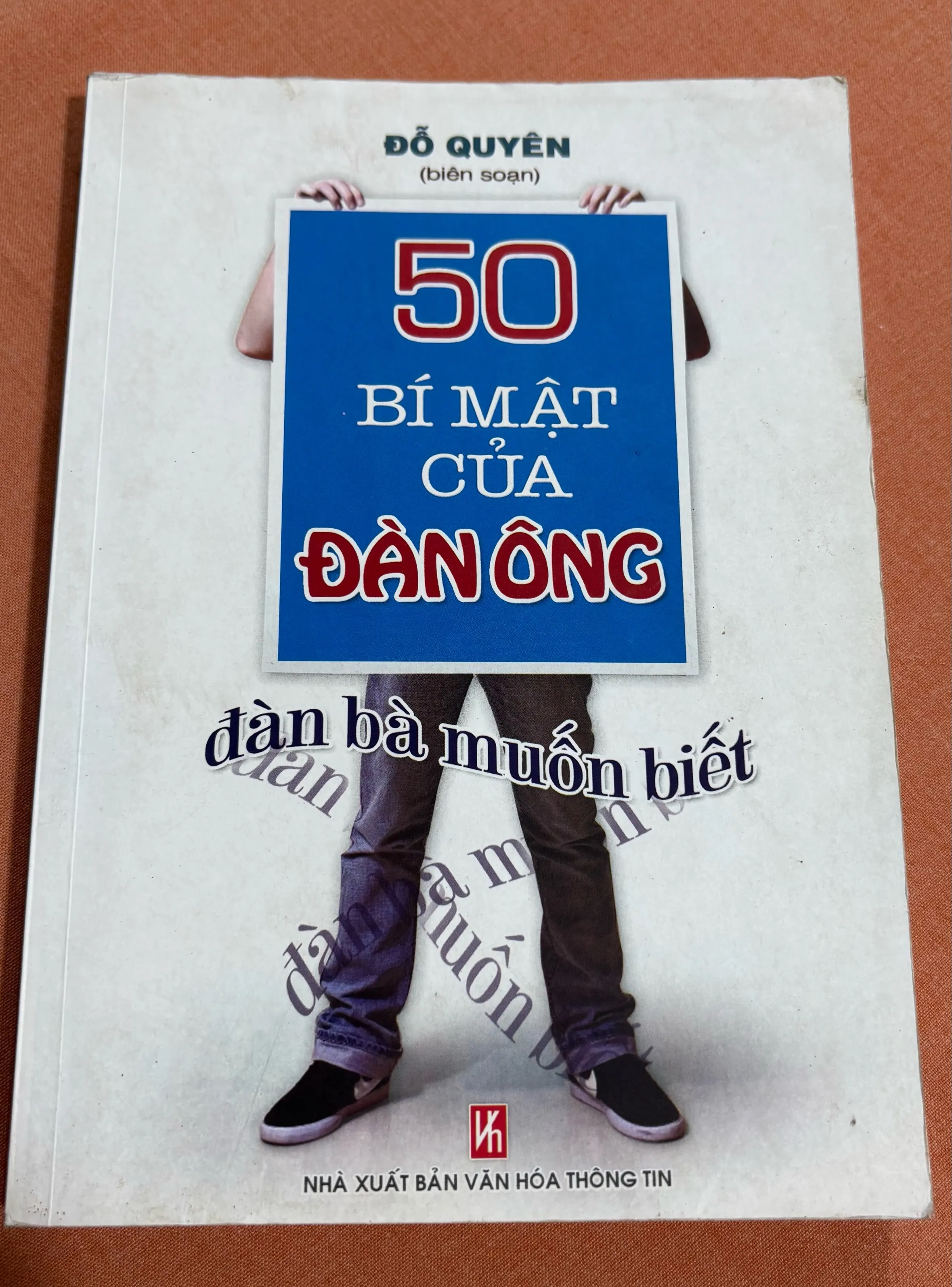 50 bí mật của đàn ông đàn bà muốn biết 🌊 by  - Sách Book Cover - Ngọc Hiển Books