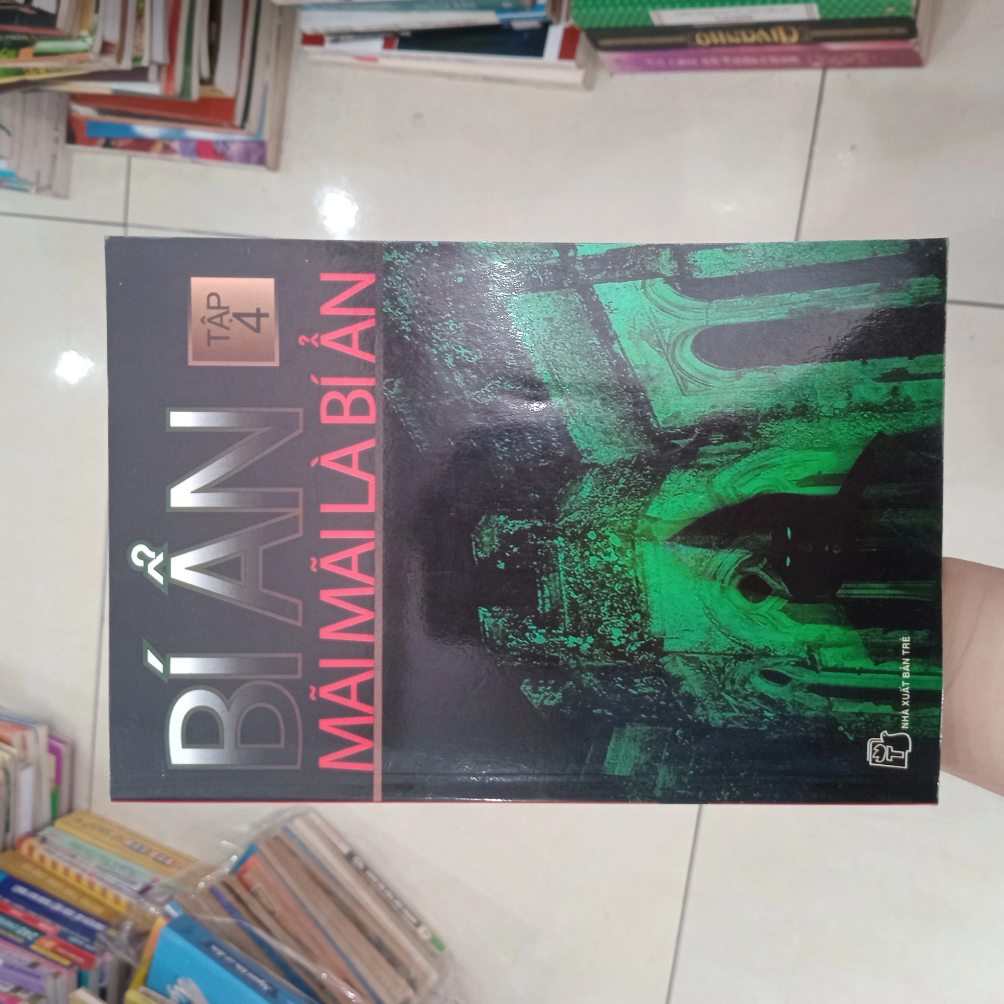 Bí ẩn mãi mãi là bí ẩn tập 4 by  - Sách Book Cover - Ngọc Hiển Books