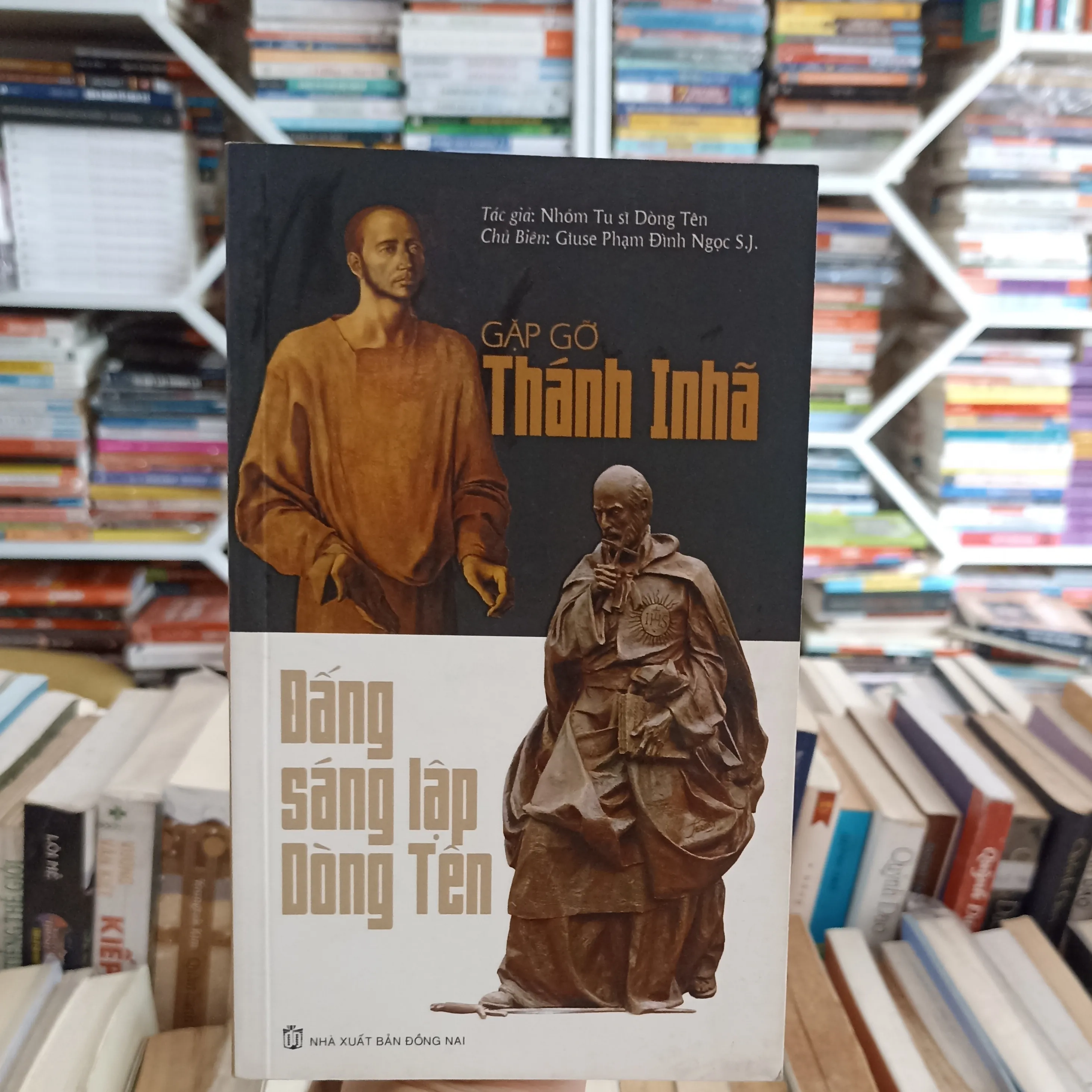 Gặp gỡ Thánh INhã - Đấng sáng lập dòng tên 🌻 by  - Sách Book Cover - Ngọc Hiển Books