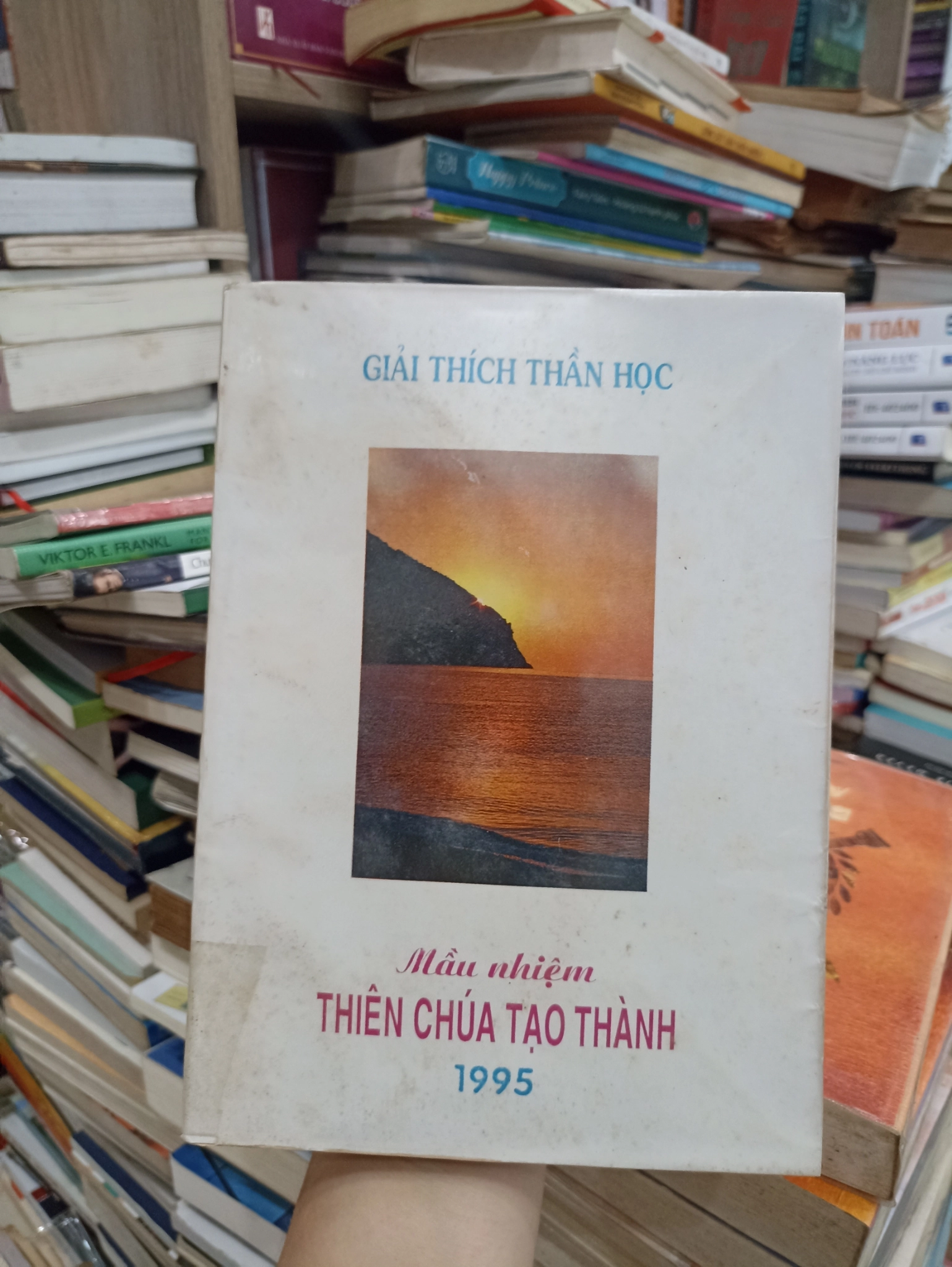 Màu Nhiệm Thiên Chúa Tạo Thành 🌻 by Chưa rõ tác giả - Sách Book Cover - Ngọc Hiển Books