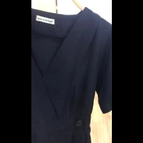 Đầm nữ màu đen thanh lịch dưới 50kg 471148