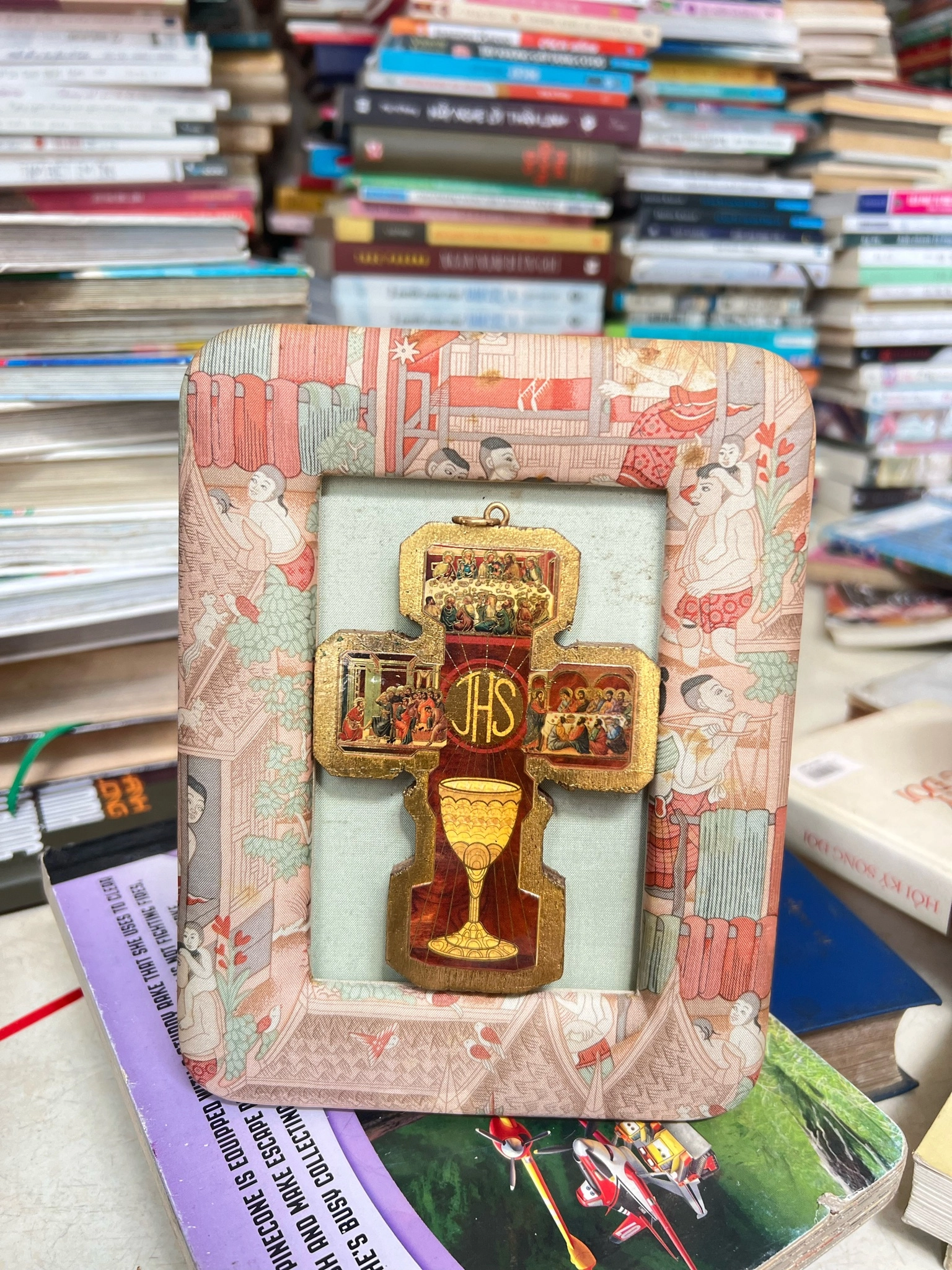 Chalice with JHS Host Gold Embossed Epoxy Icon Wood Cross Wall Crucifix, công giáo by  - Sách Book Cover - Ngọc Hiển Books