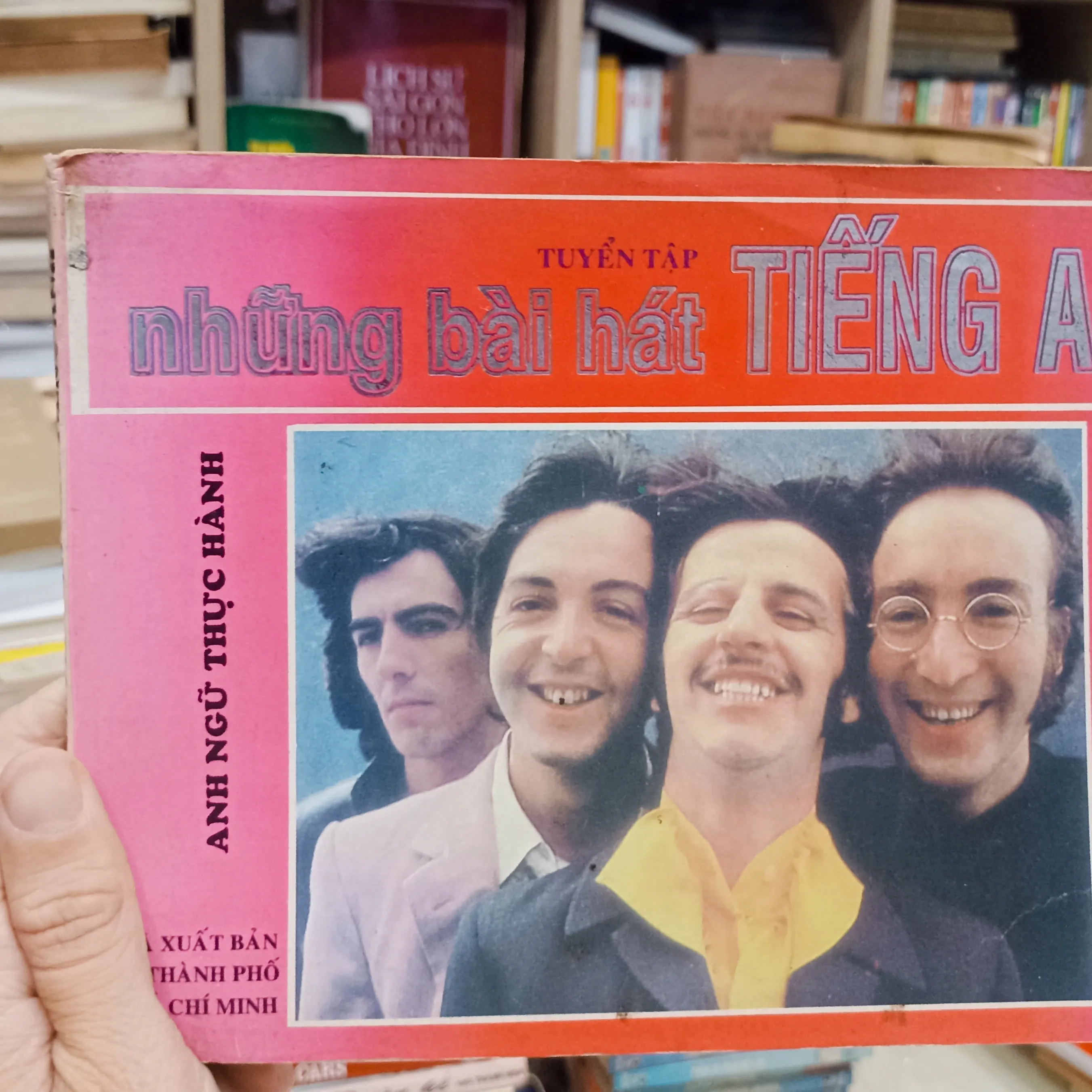 Tuyển tập những bài hát Tiếng Anh 🌻 by  - Sách Book Cover - Ngọc Hiển Books