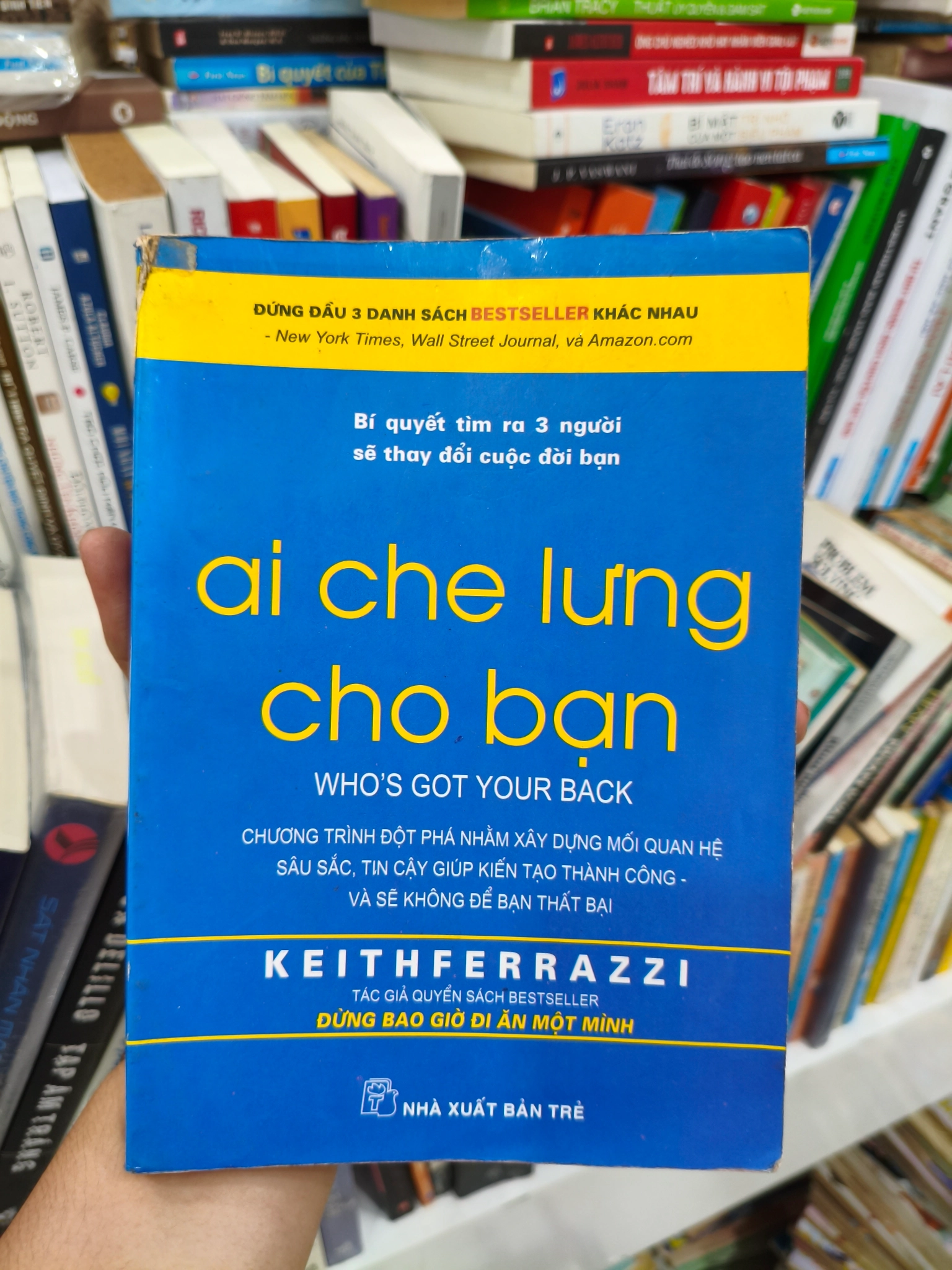 Ai che lưng cho bạn