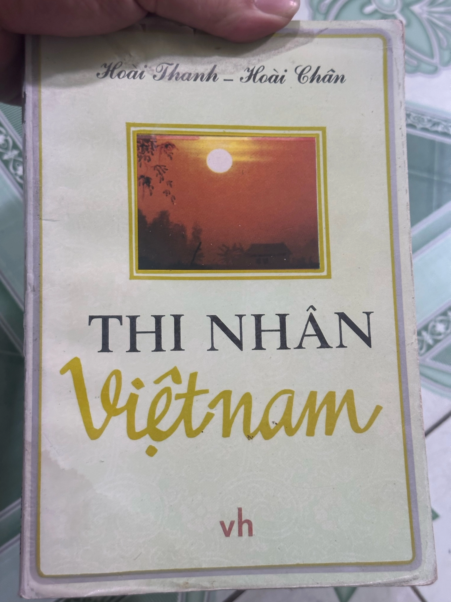 Thi nhân việt nam - Hoài thanh by  - Sách Book Cover - Ngọc Hiển Books
