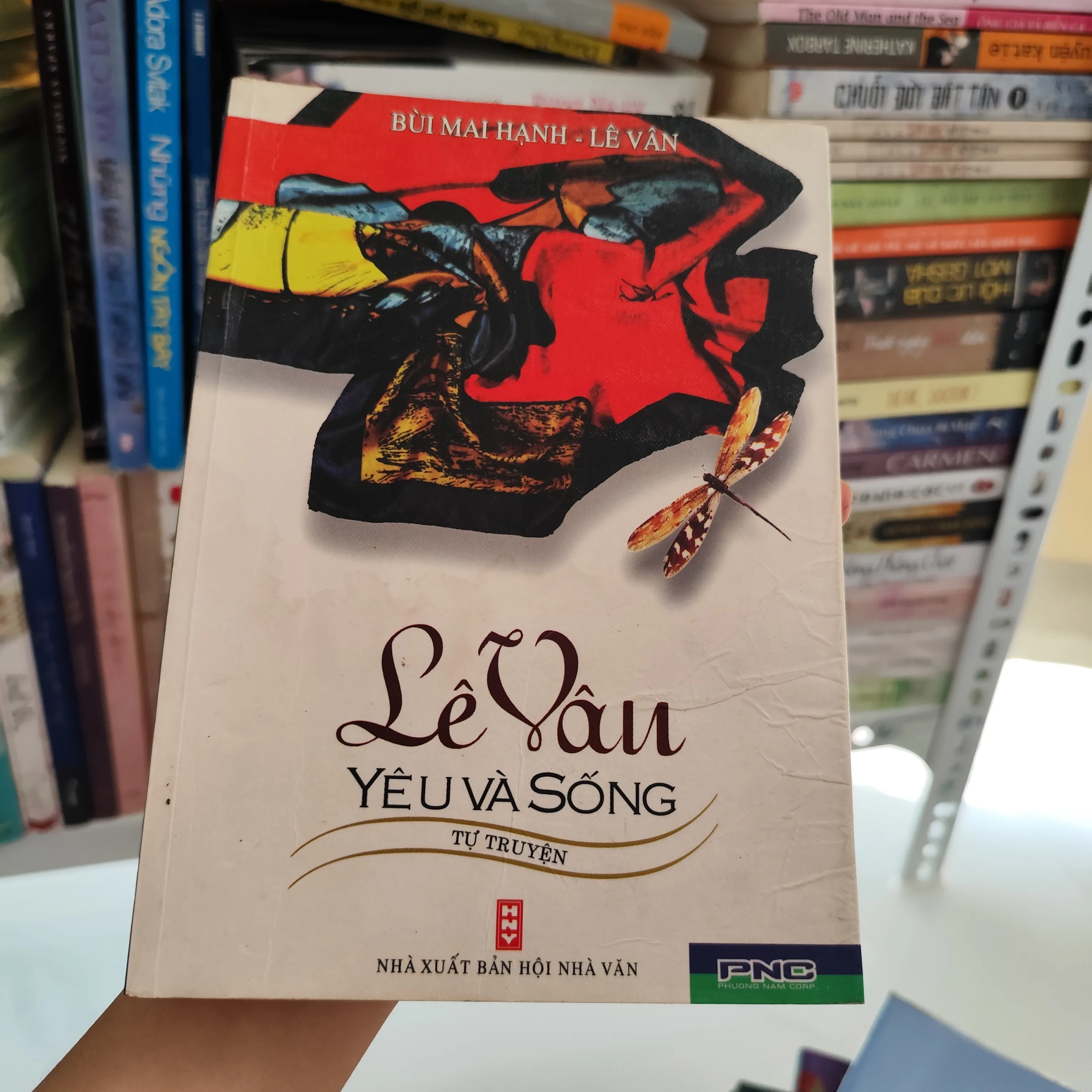 Lê Vân Yêu Và Sống by  - Sách Book Cover - Ngọc Hiển Books